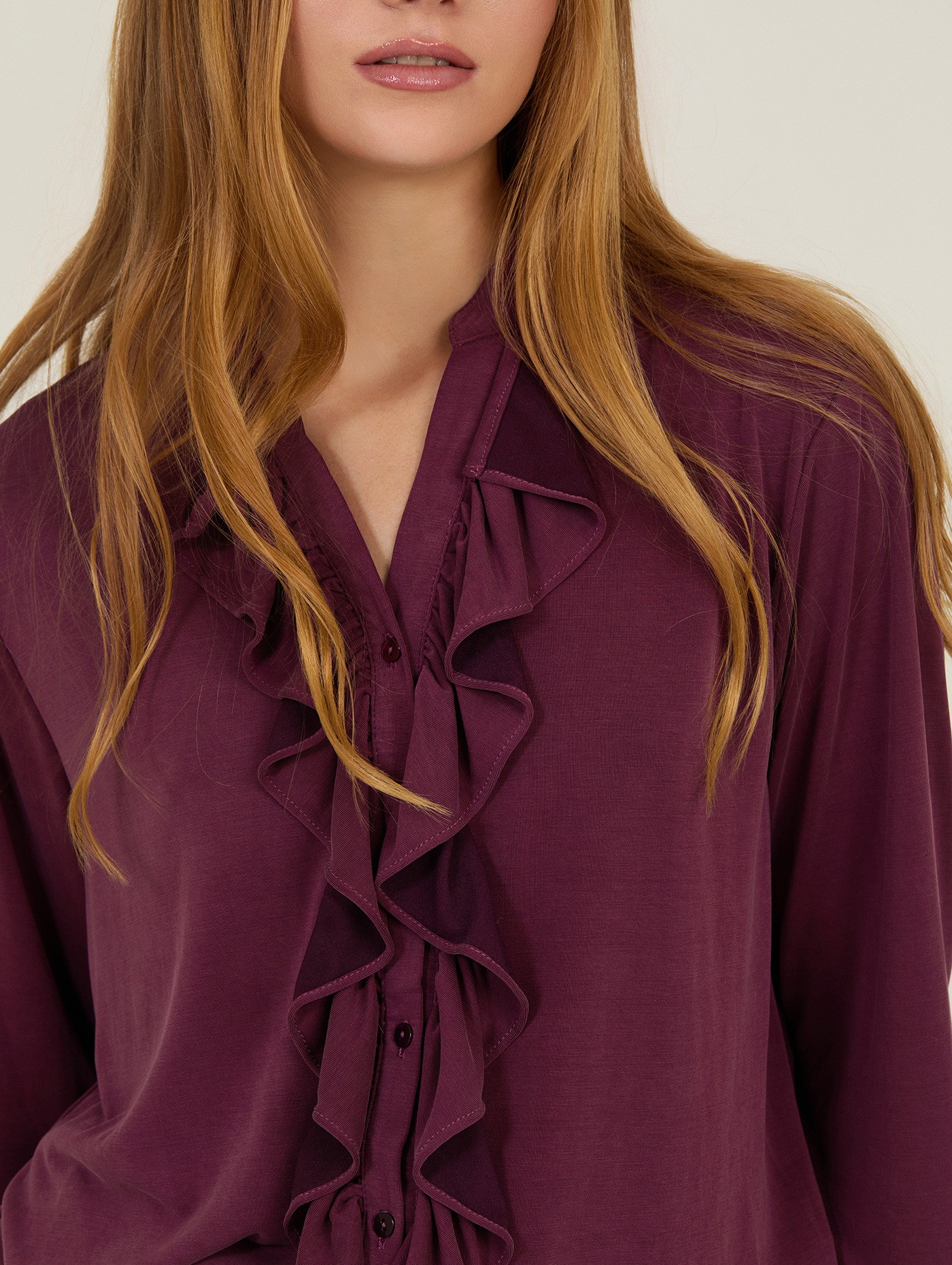 Blusa de cupro con volantes 4