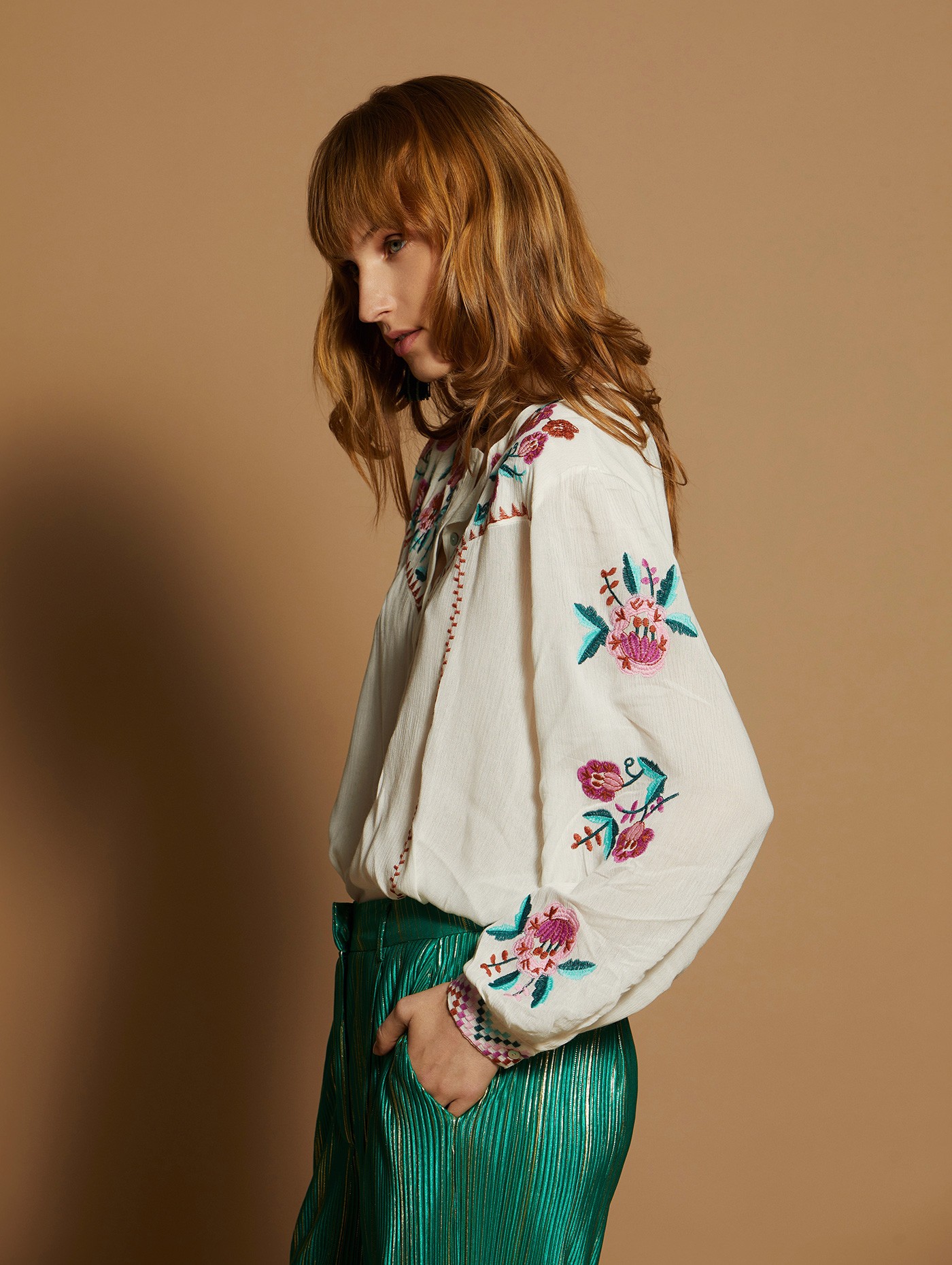 Floral embroidery blouse 3