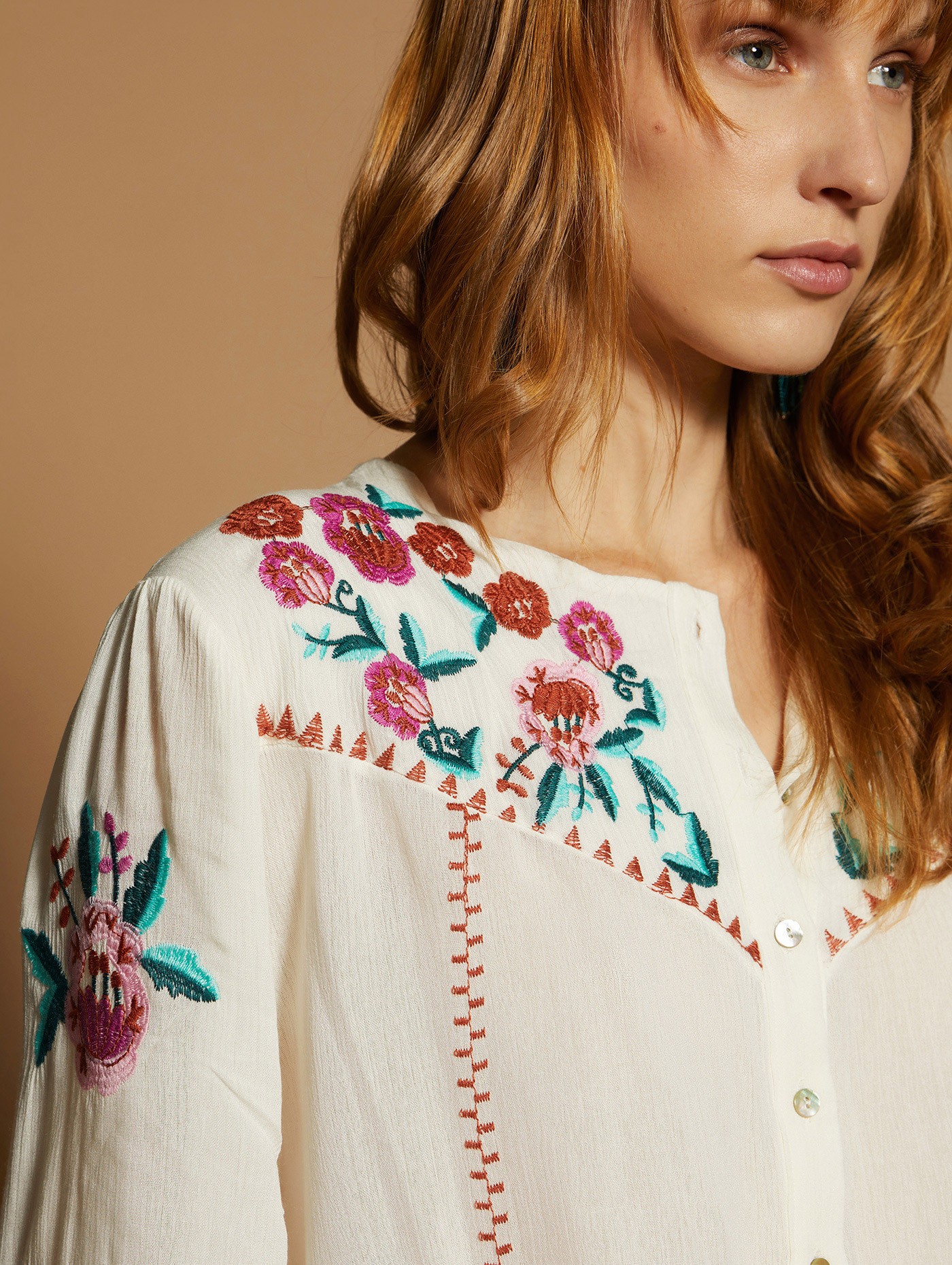 Floral embroidery blouse 2