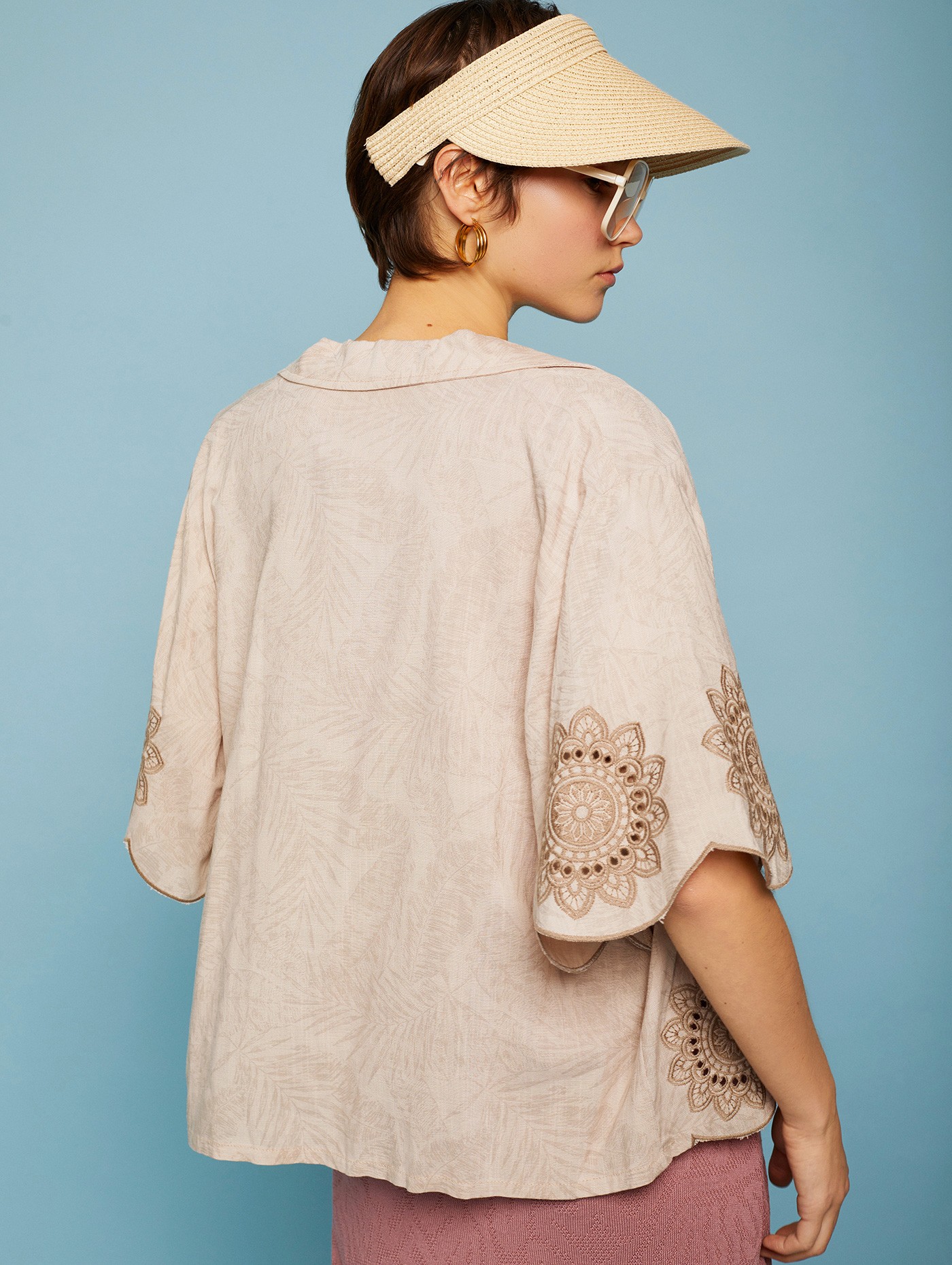 Blouse with mandala embroidery 3