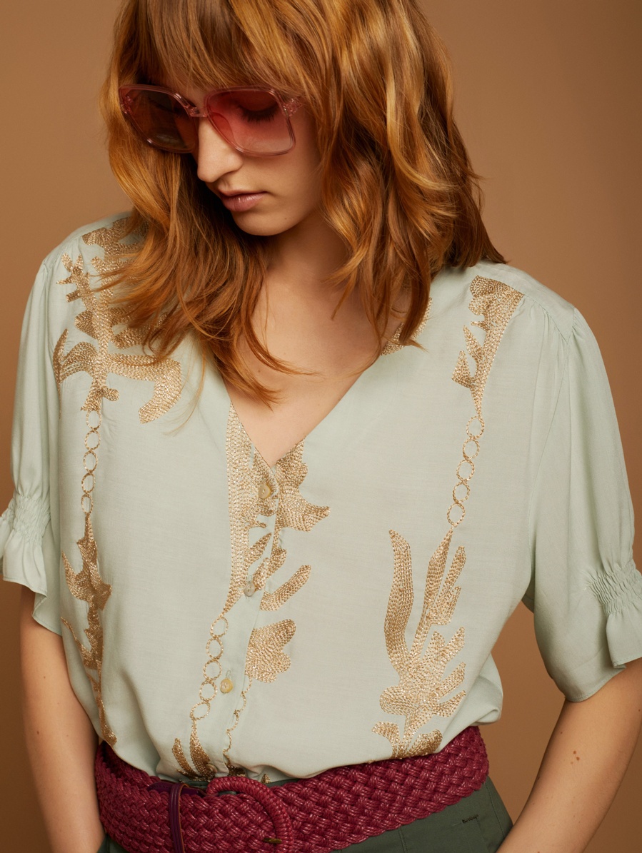 Volume embroidery blouse