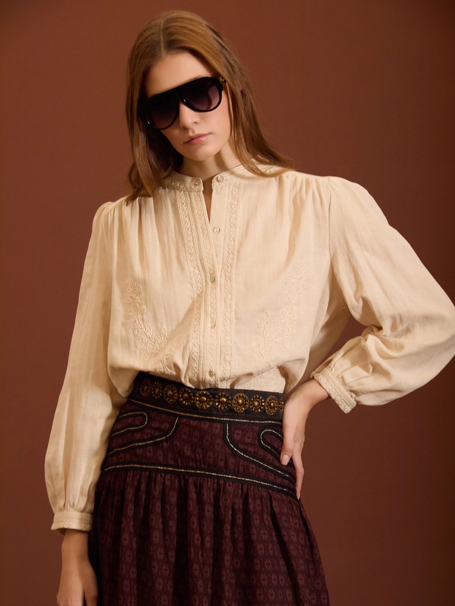 Blusa de algodón bordada