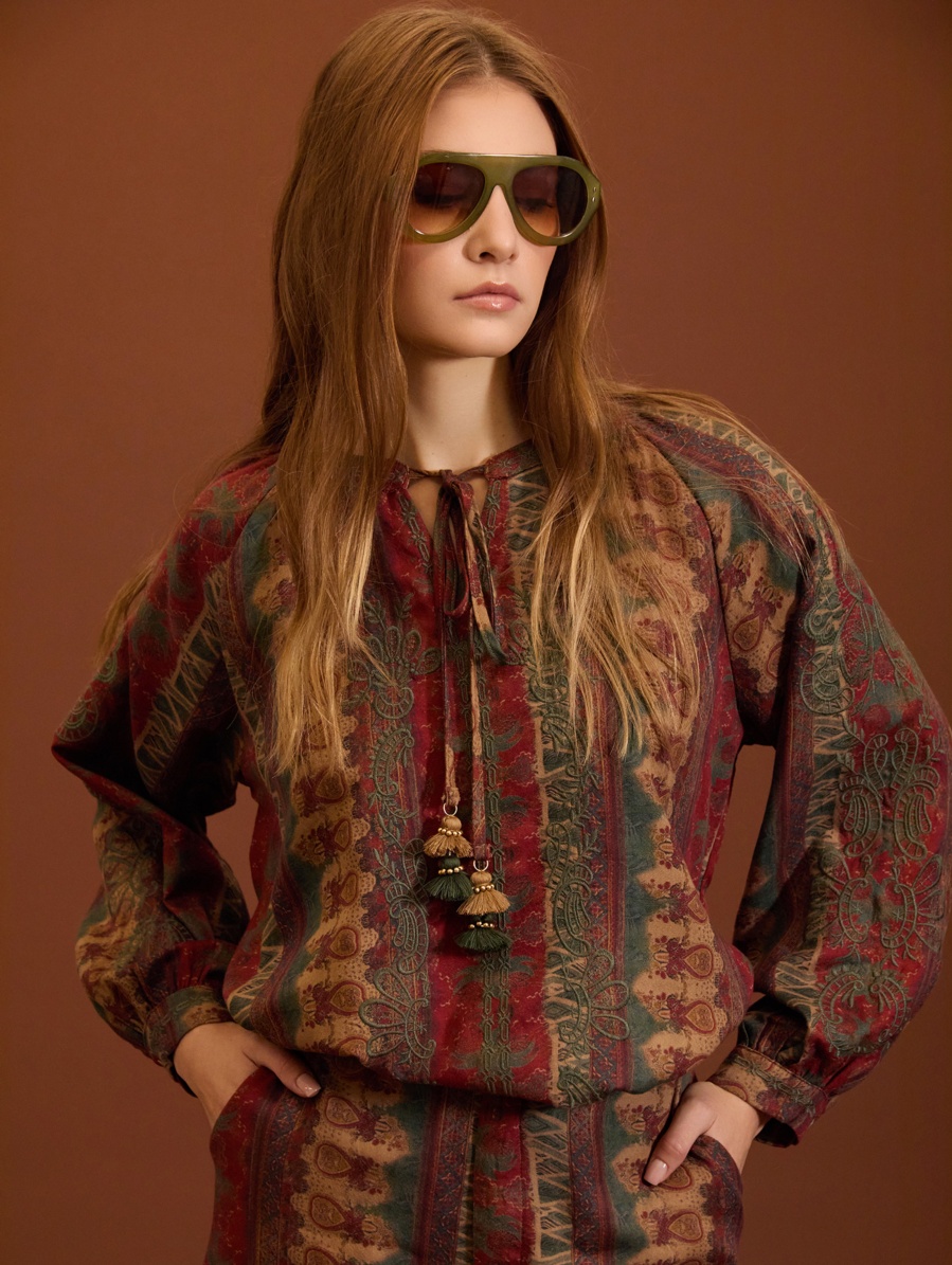 Blusa bordada estampado étnico