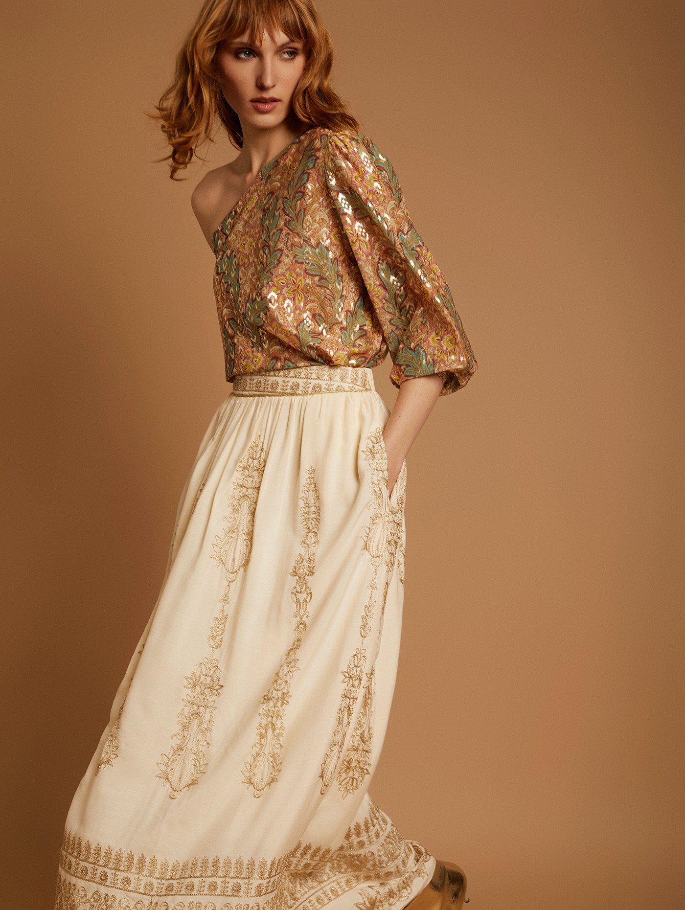 Volume embroidery skirt