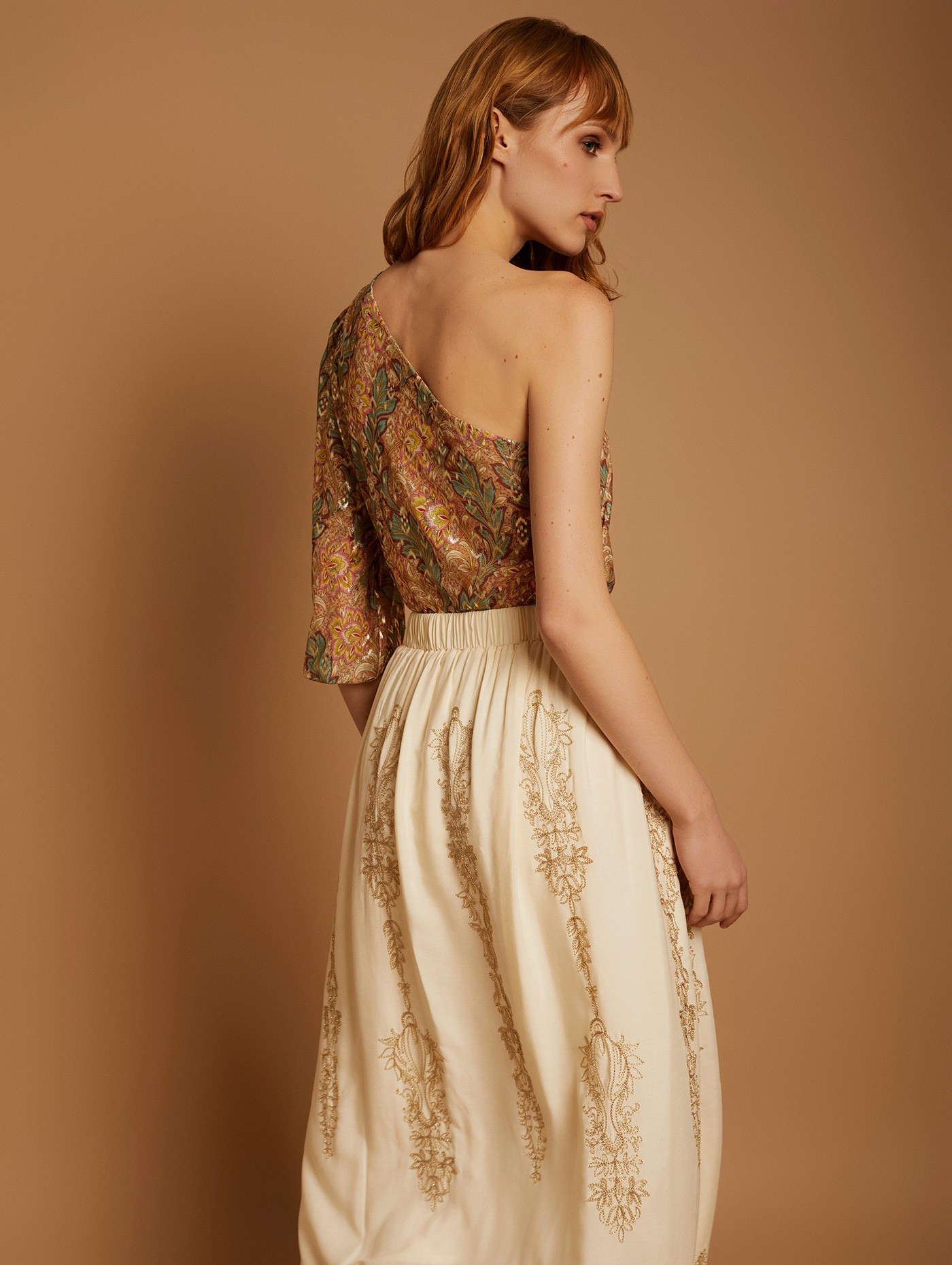 Volume embroidery skirt 2