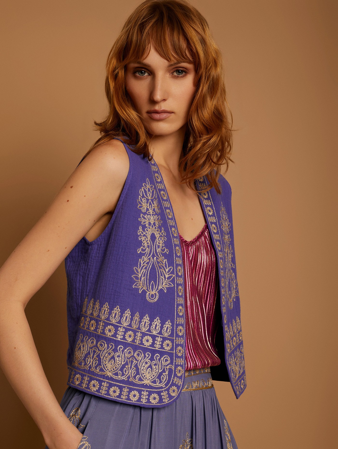 Vest with lurex embroidery 5