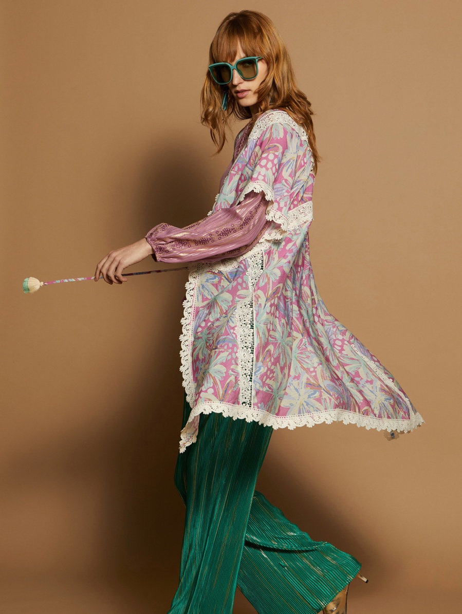 Printed kaftan with lace