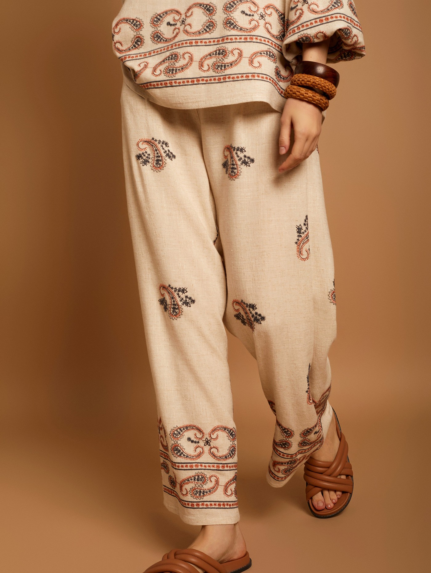 Ethnic embroidery trousers 1