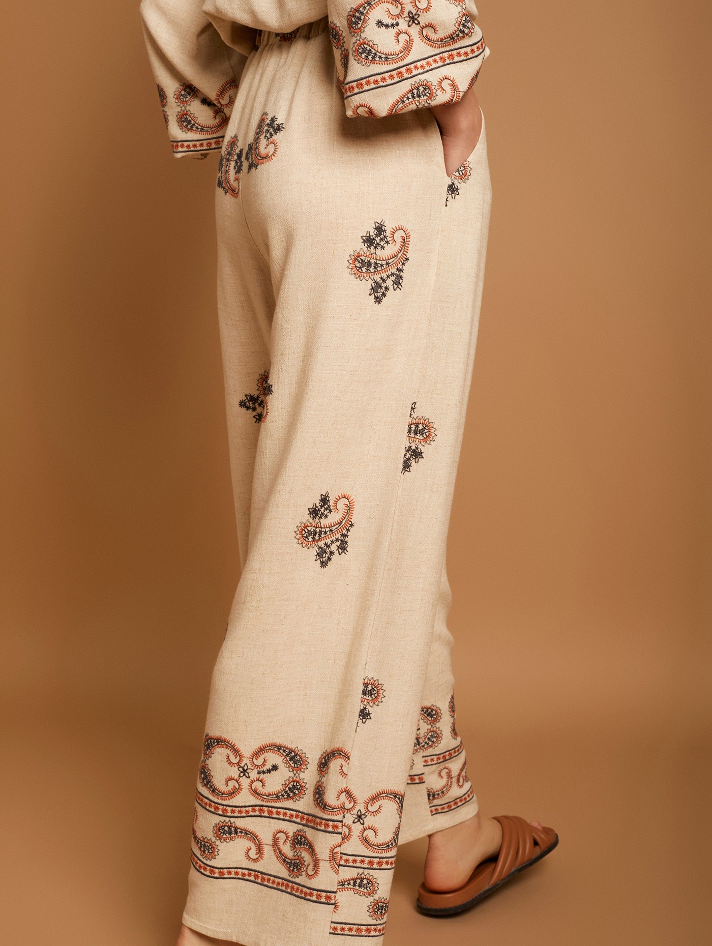 Ethnic embroidery trousers 4