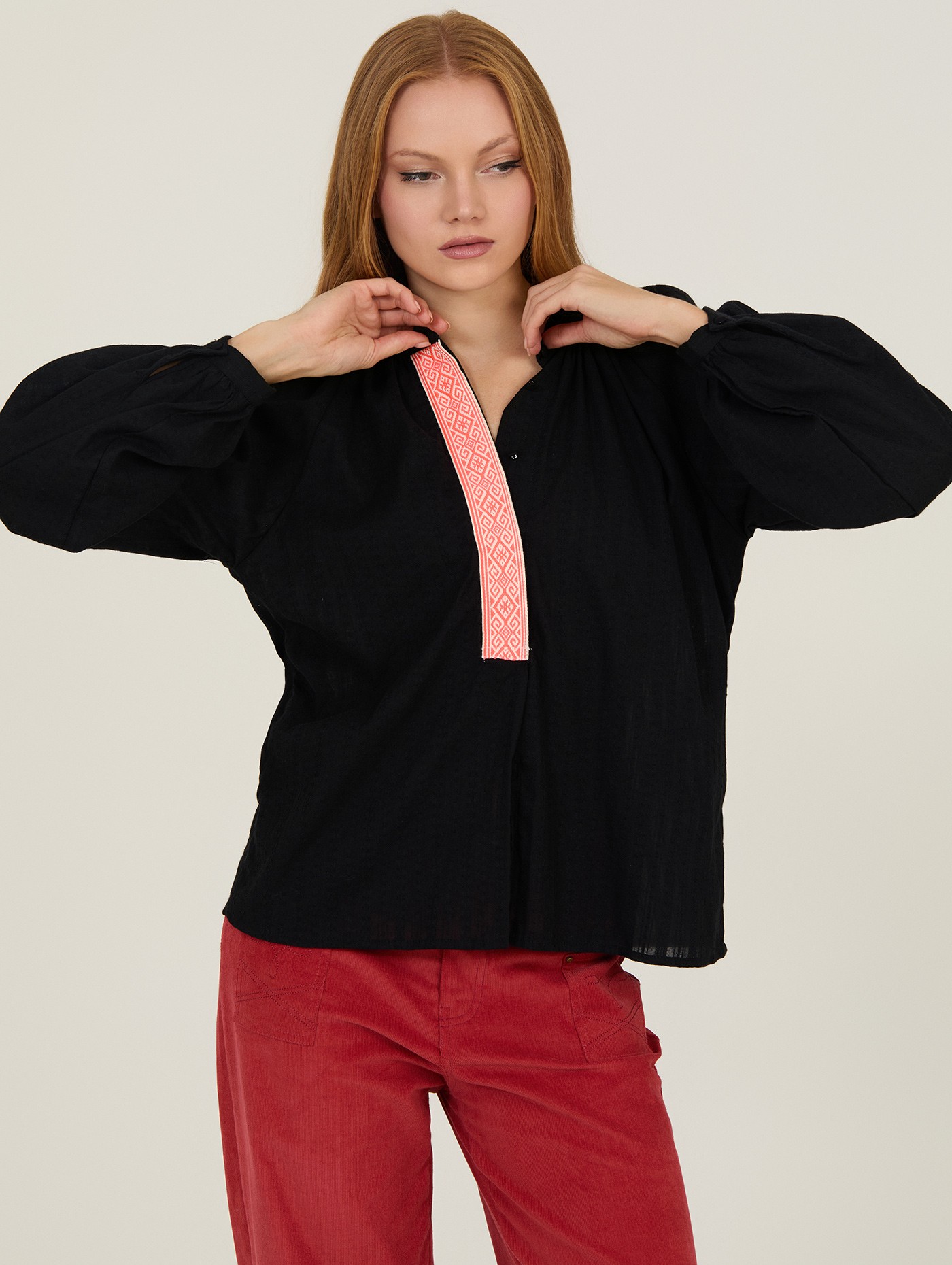 Blusa con fornitura fluor 1