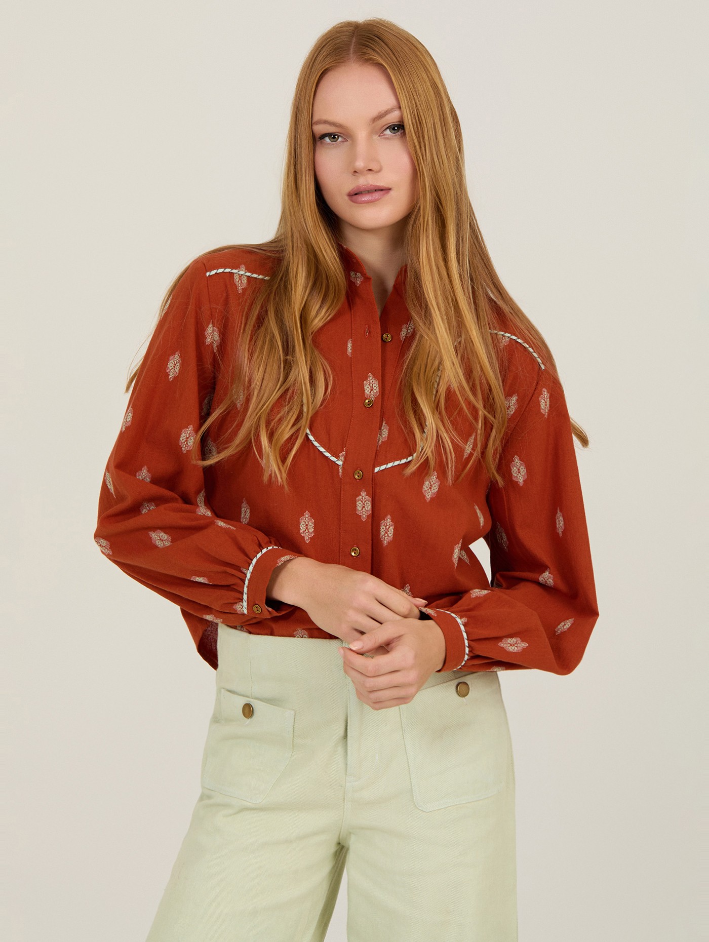Blusa estampada con vivo 3