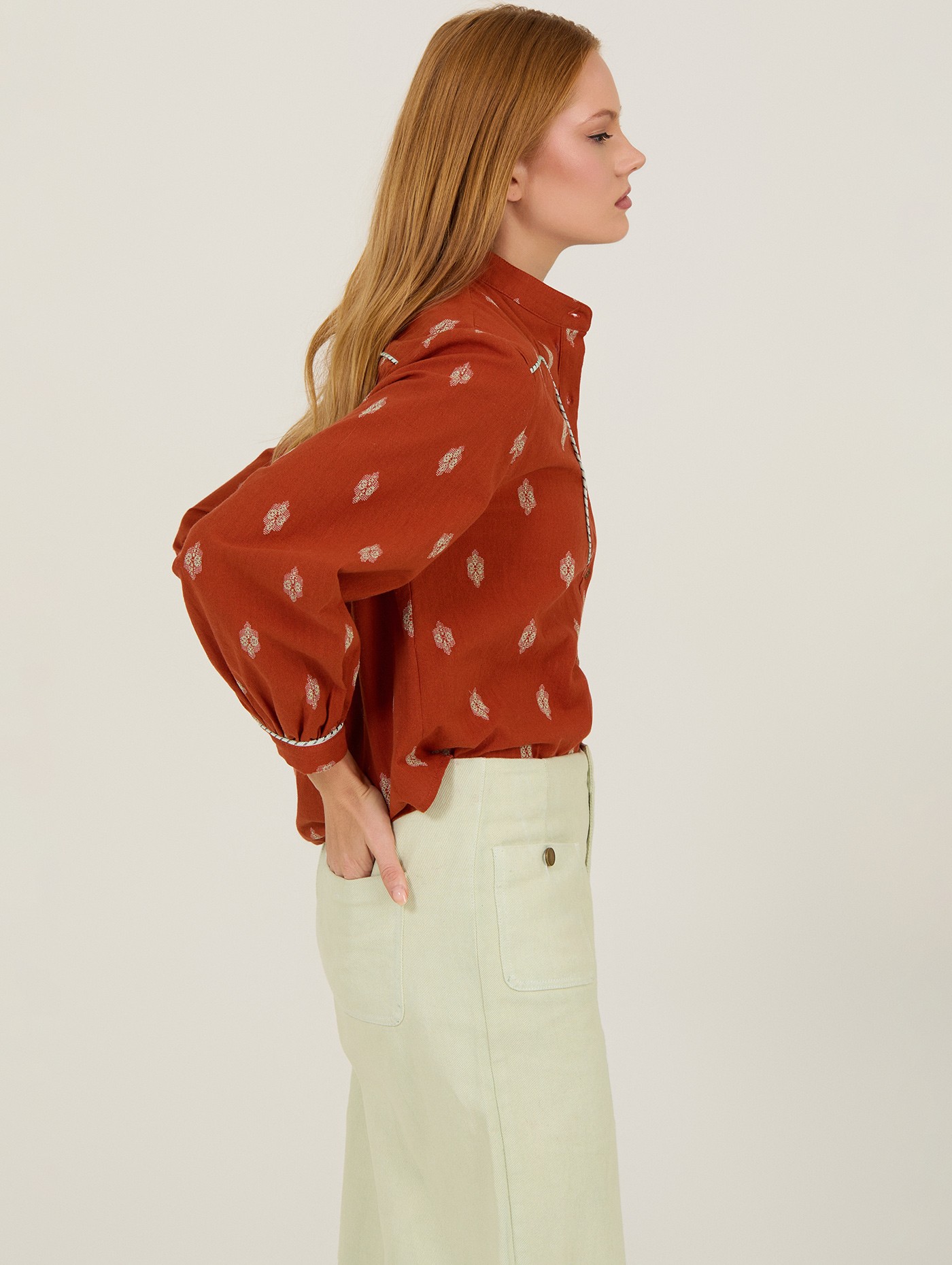Blusa estampada con vivo 1