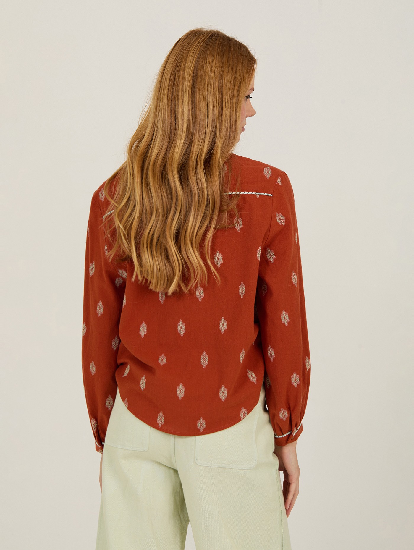 Blusa estampada con vivo 2