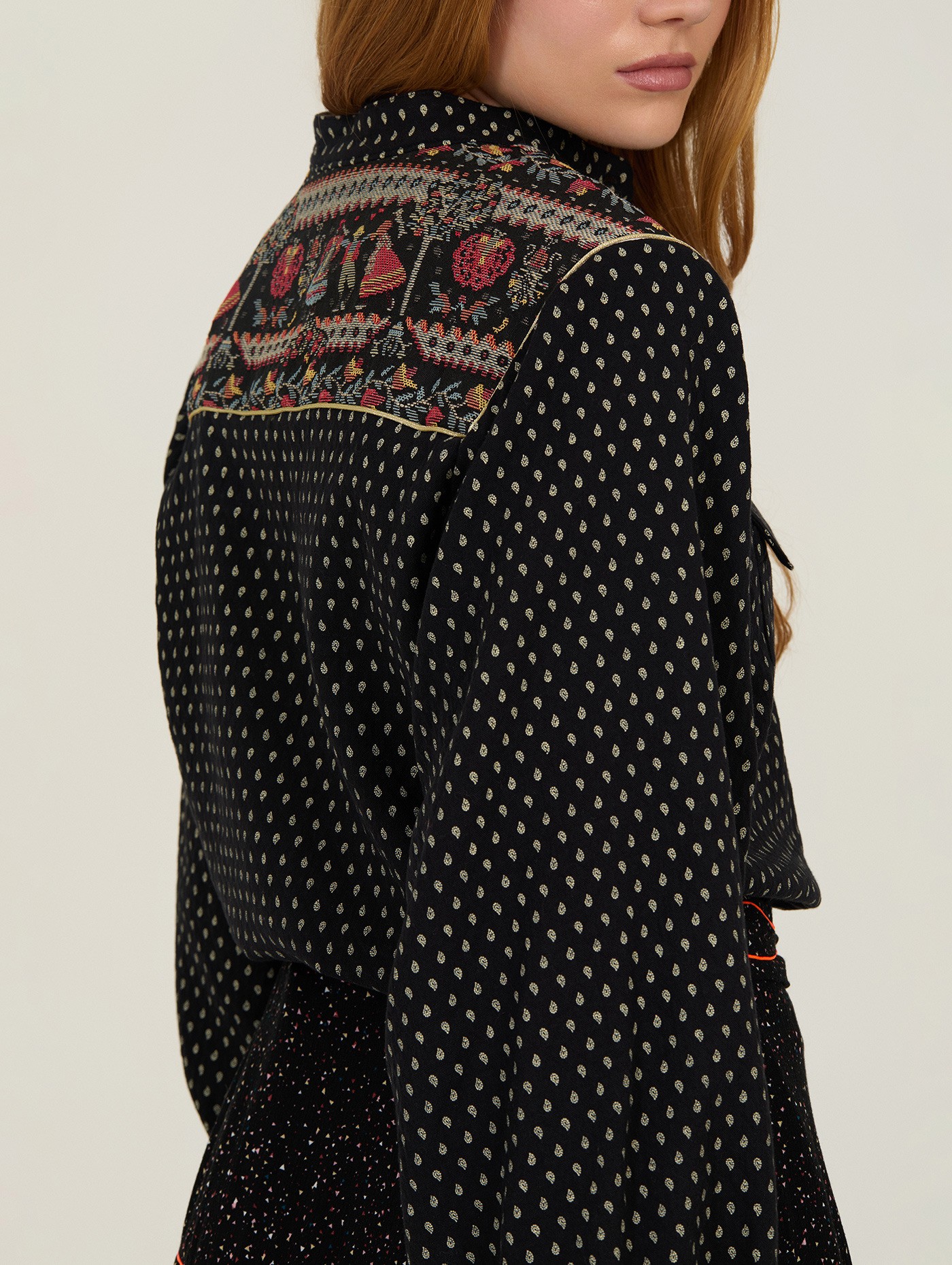 Blusa con jacquard 6