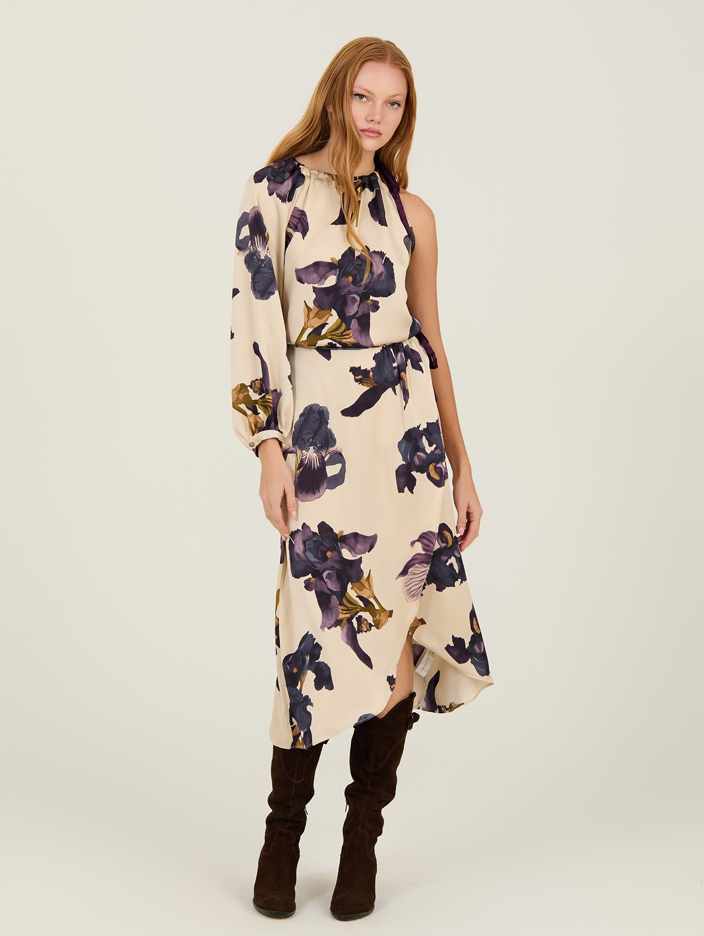 Asymmetrische bedruckte Bluse 4