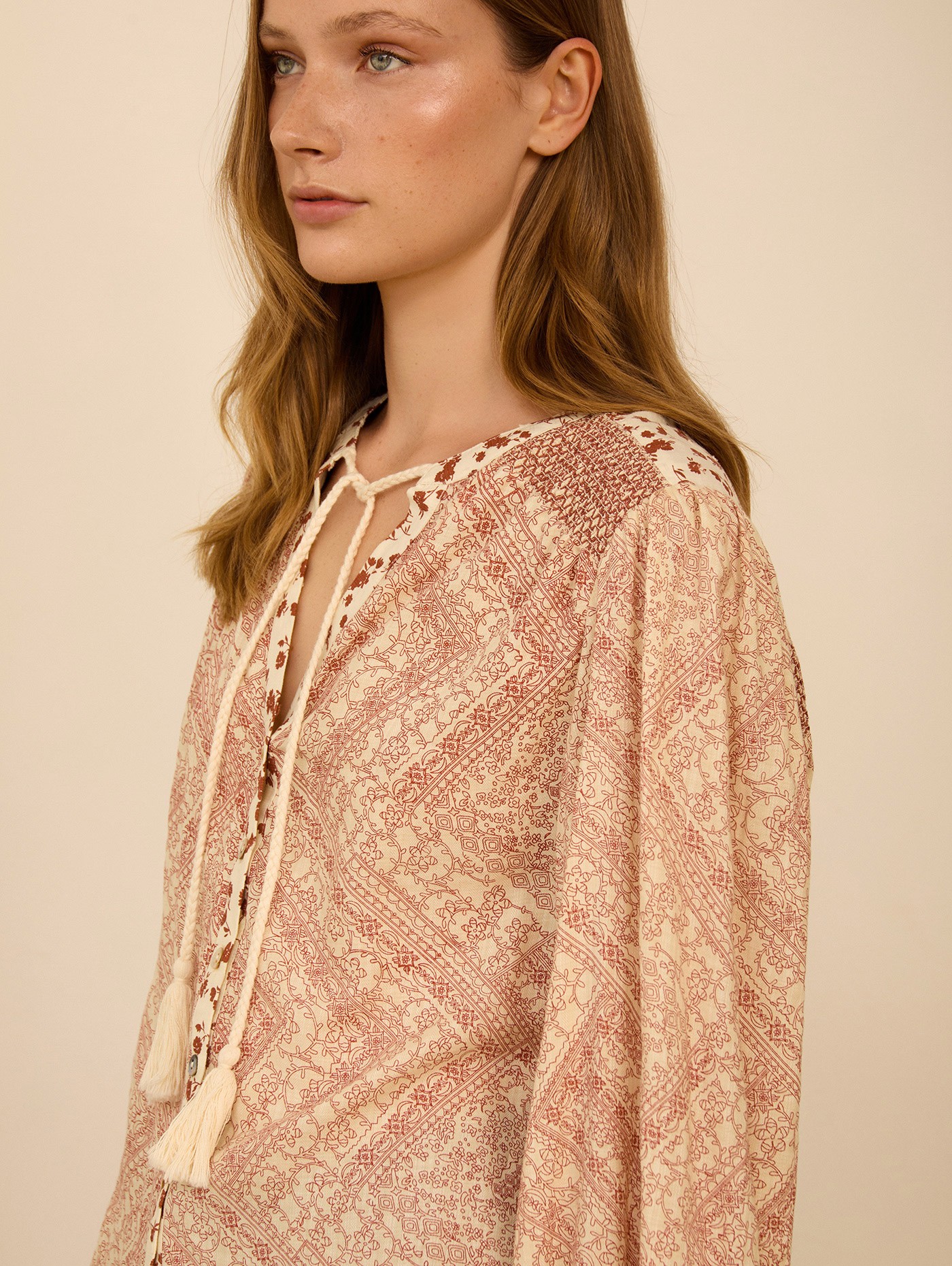 Blusa estampada con smock 3