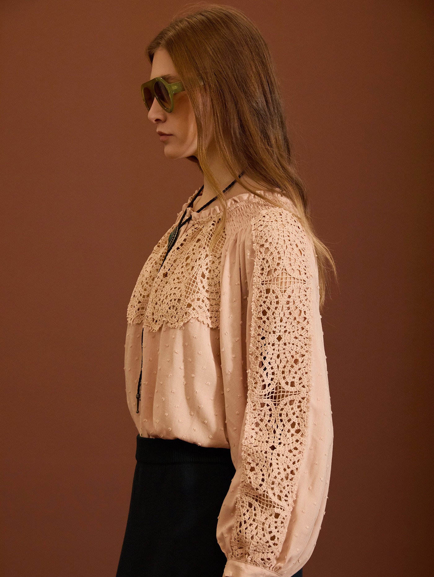 Blusa en plumeti y encaje 4