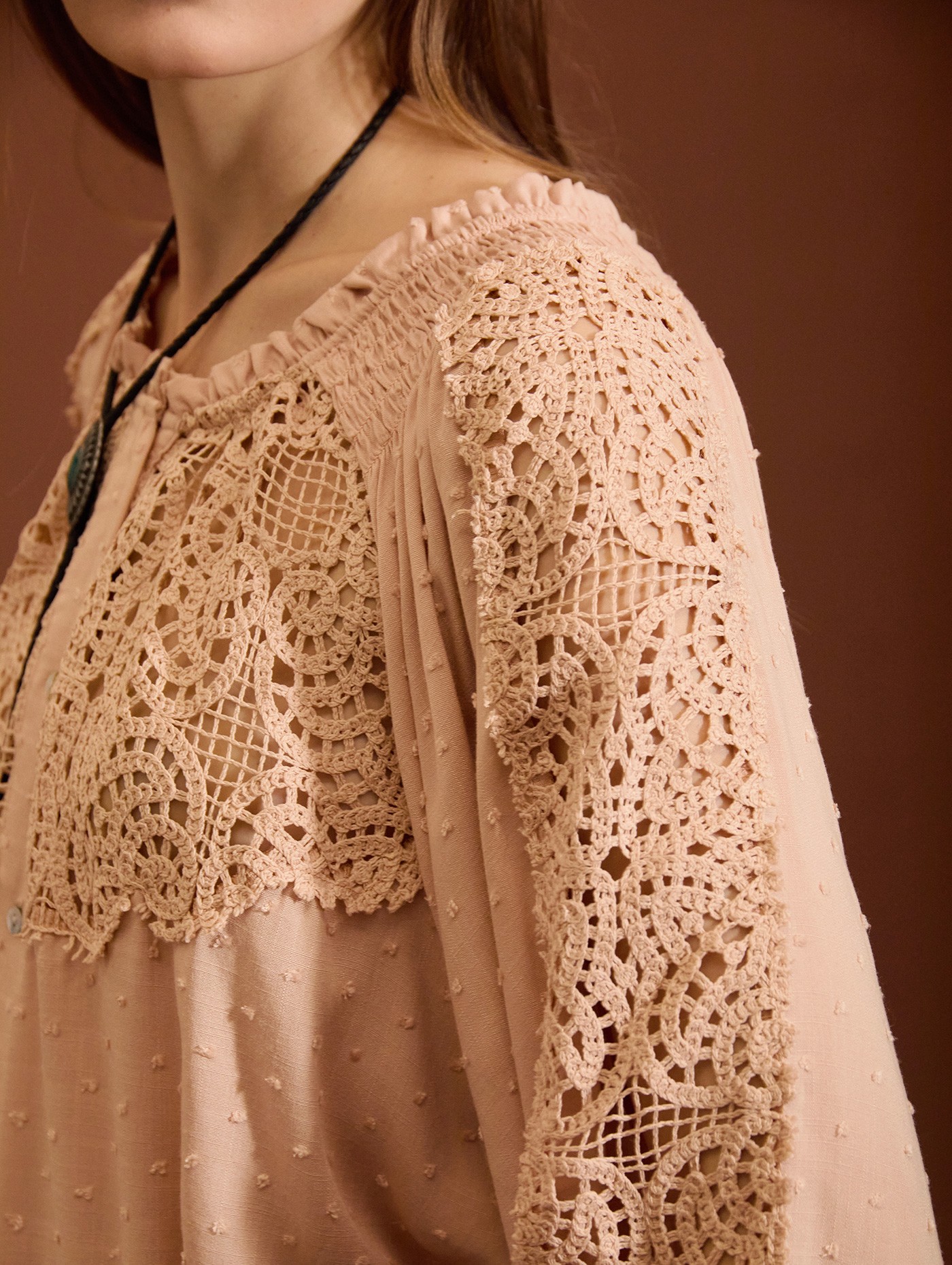 Blusa en plumeti y encaje 1