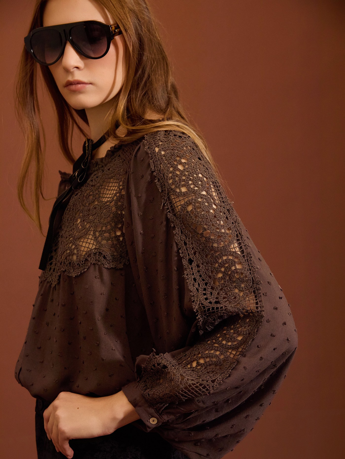 Blouse in plumetis and lace