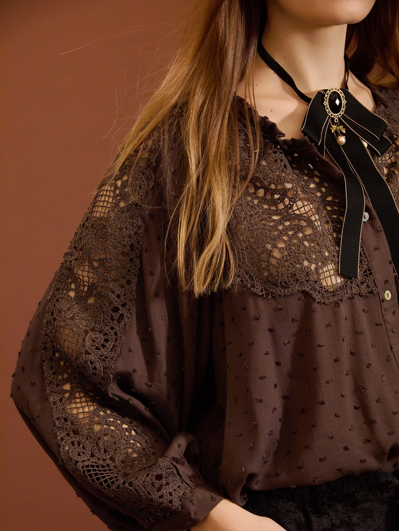 Blouse in plumetis and lace