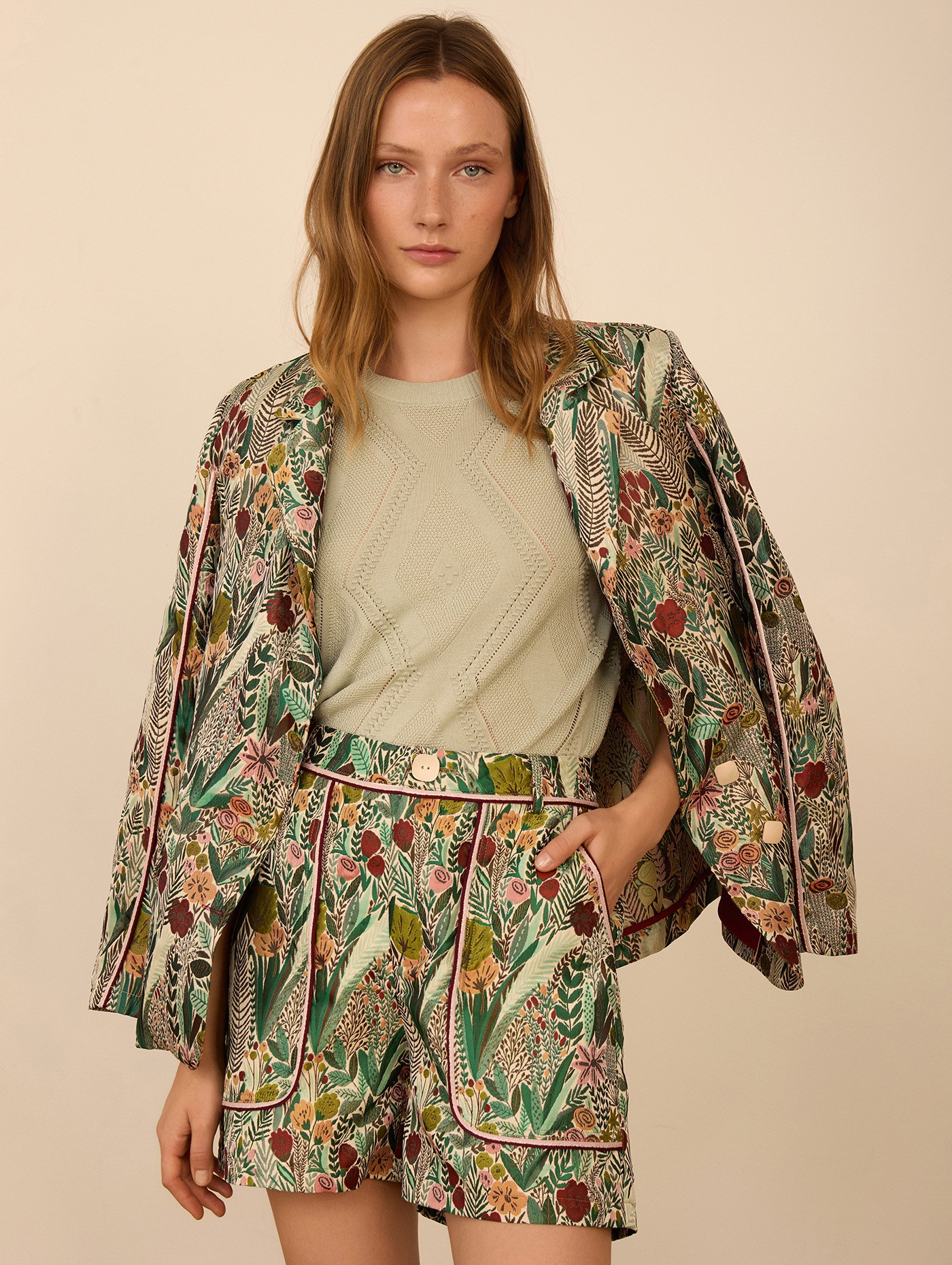 Short en tejido jacquard