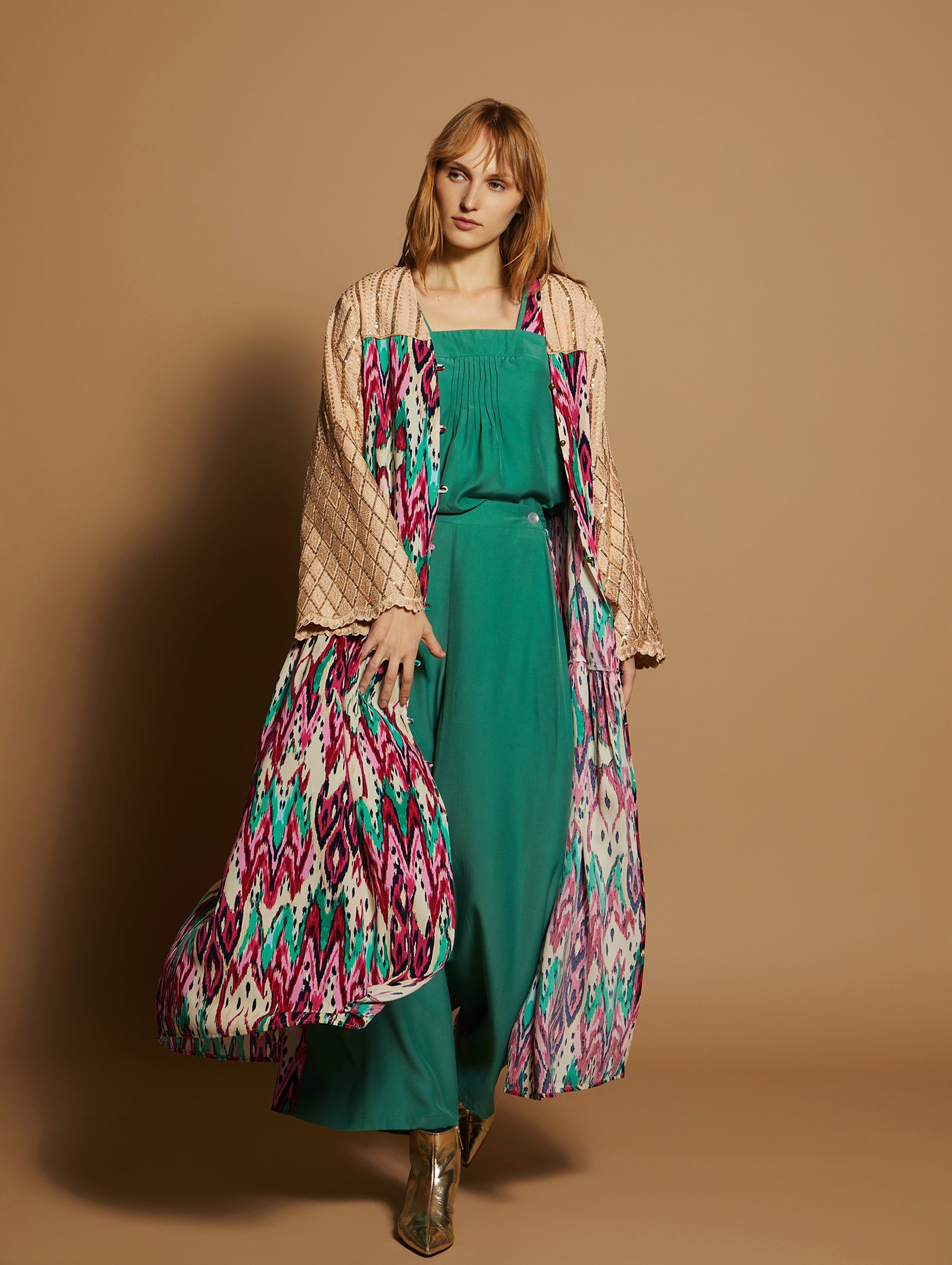 Printed kaftan with embroidery 2