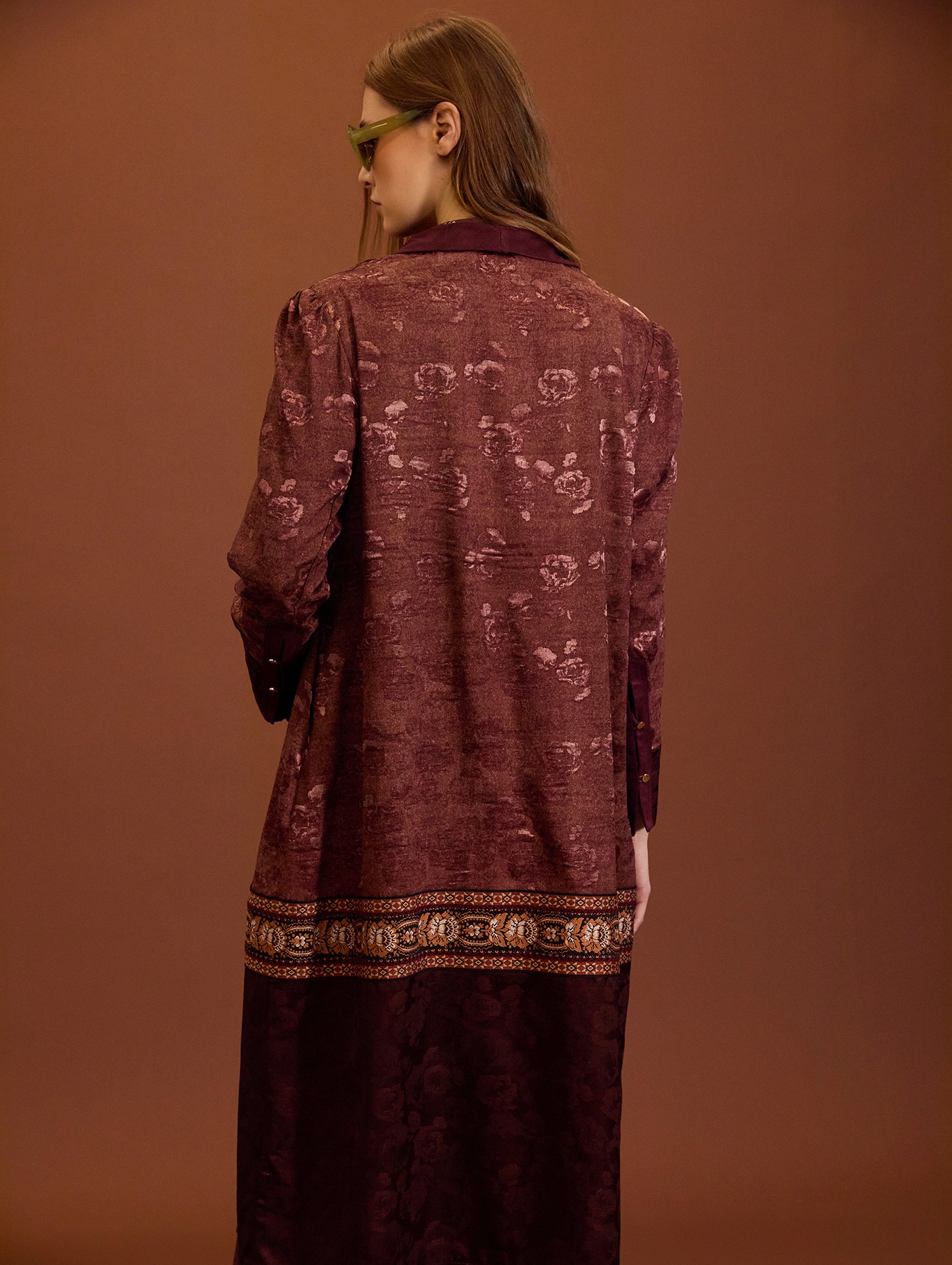 Caftán en jacquard satinado 6
