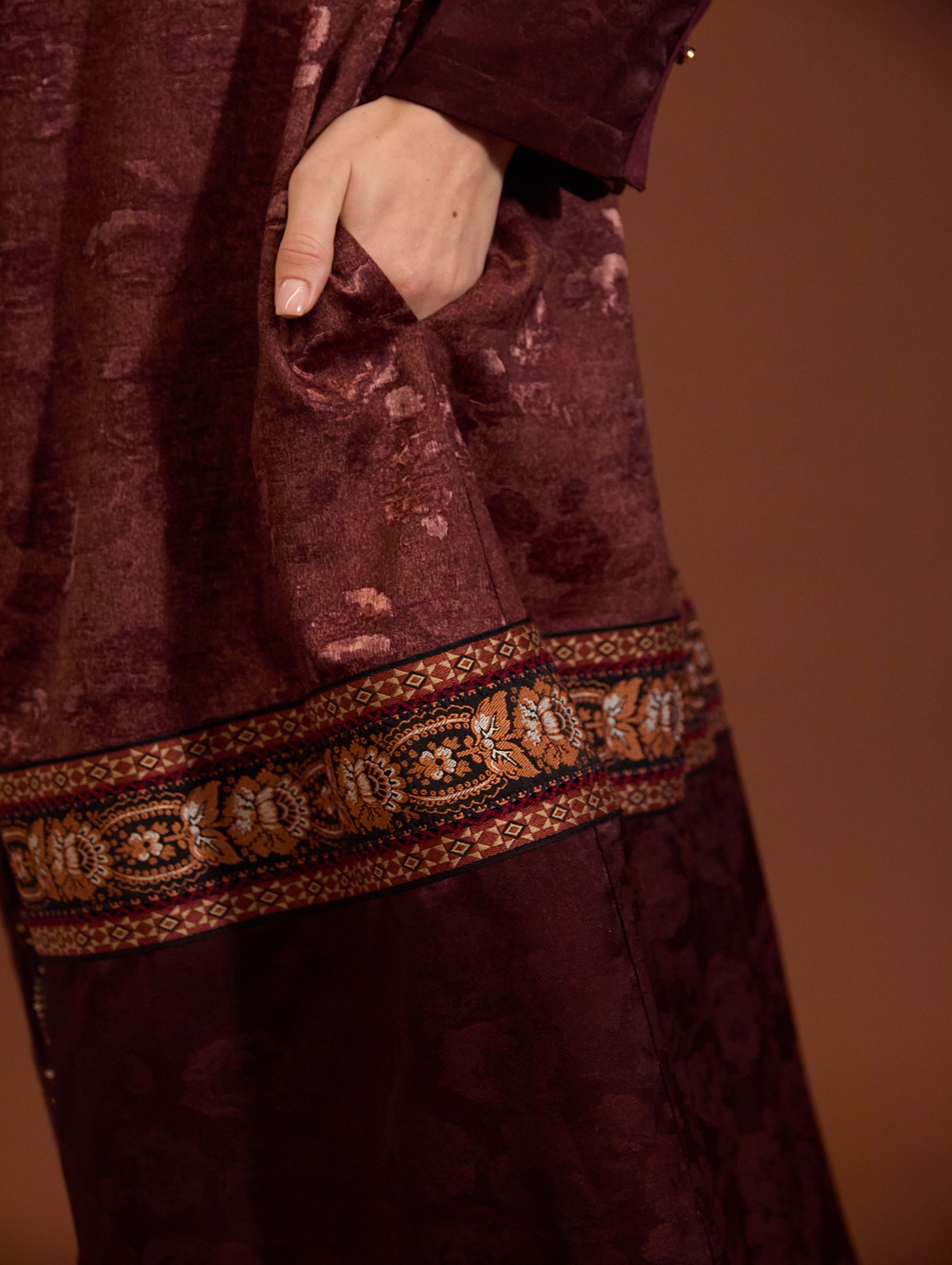 Caftán en jacquard satinado 1