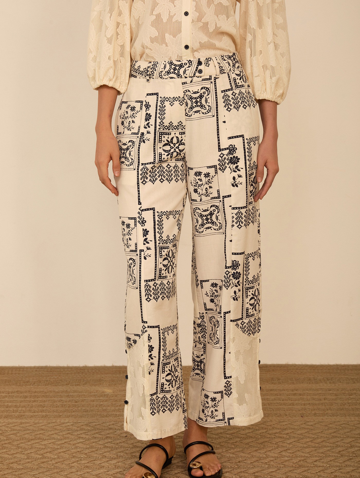 Pantalón estampado bimateria 3