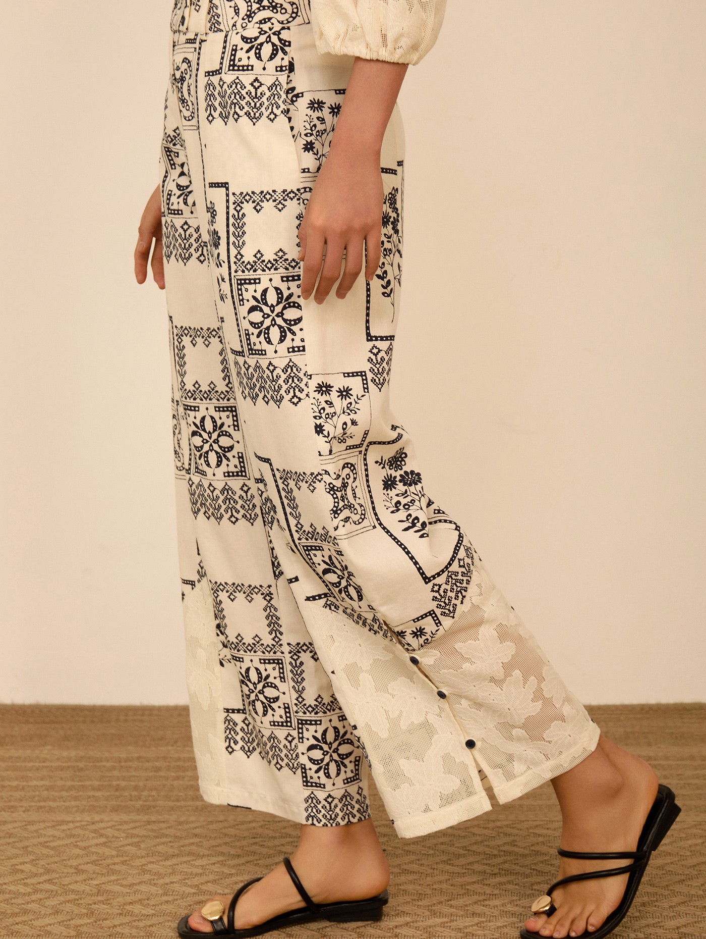 Pantalón estampado bimateria 6