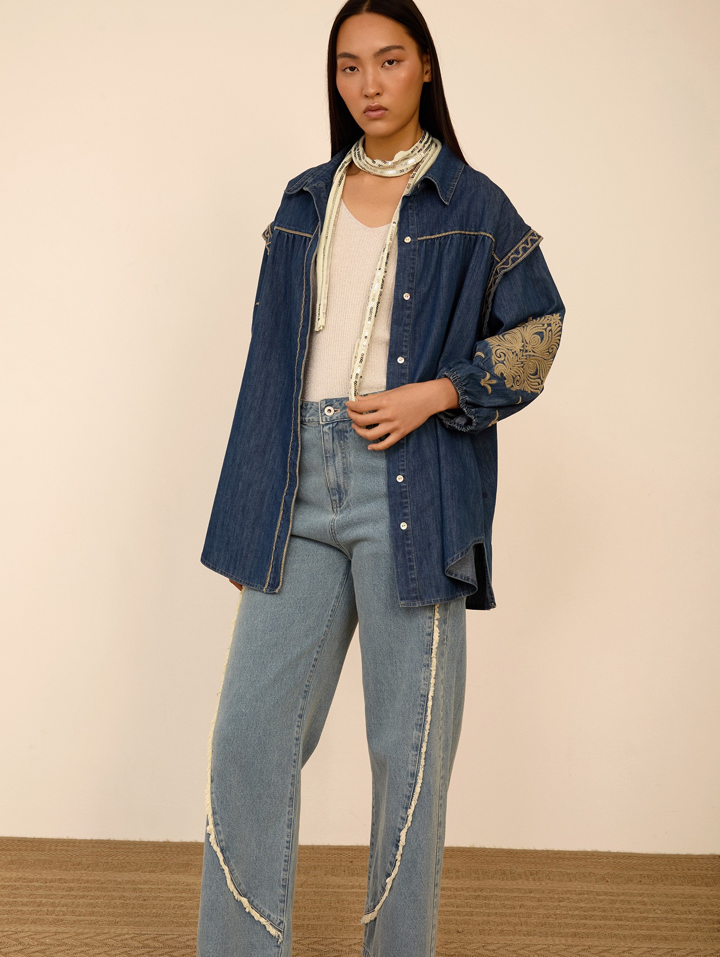 Pantalón denim desflecado 2