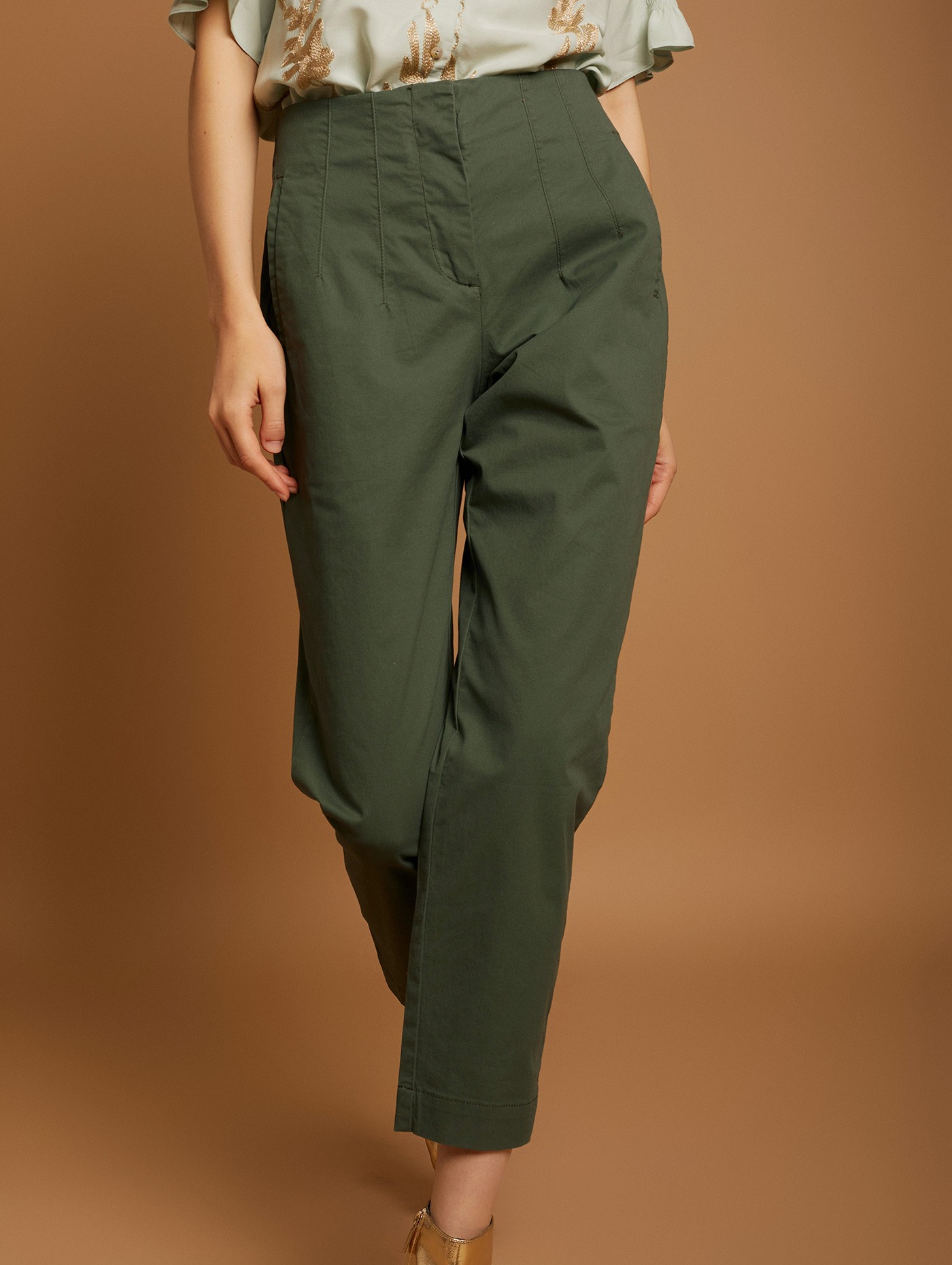 Cotton pants with darts 2