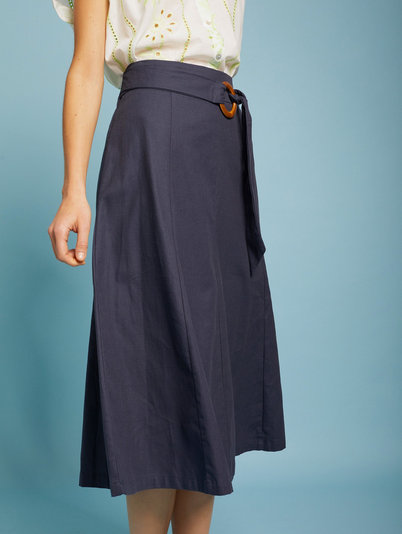 Midi skirt with belt 2