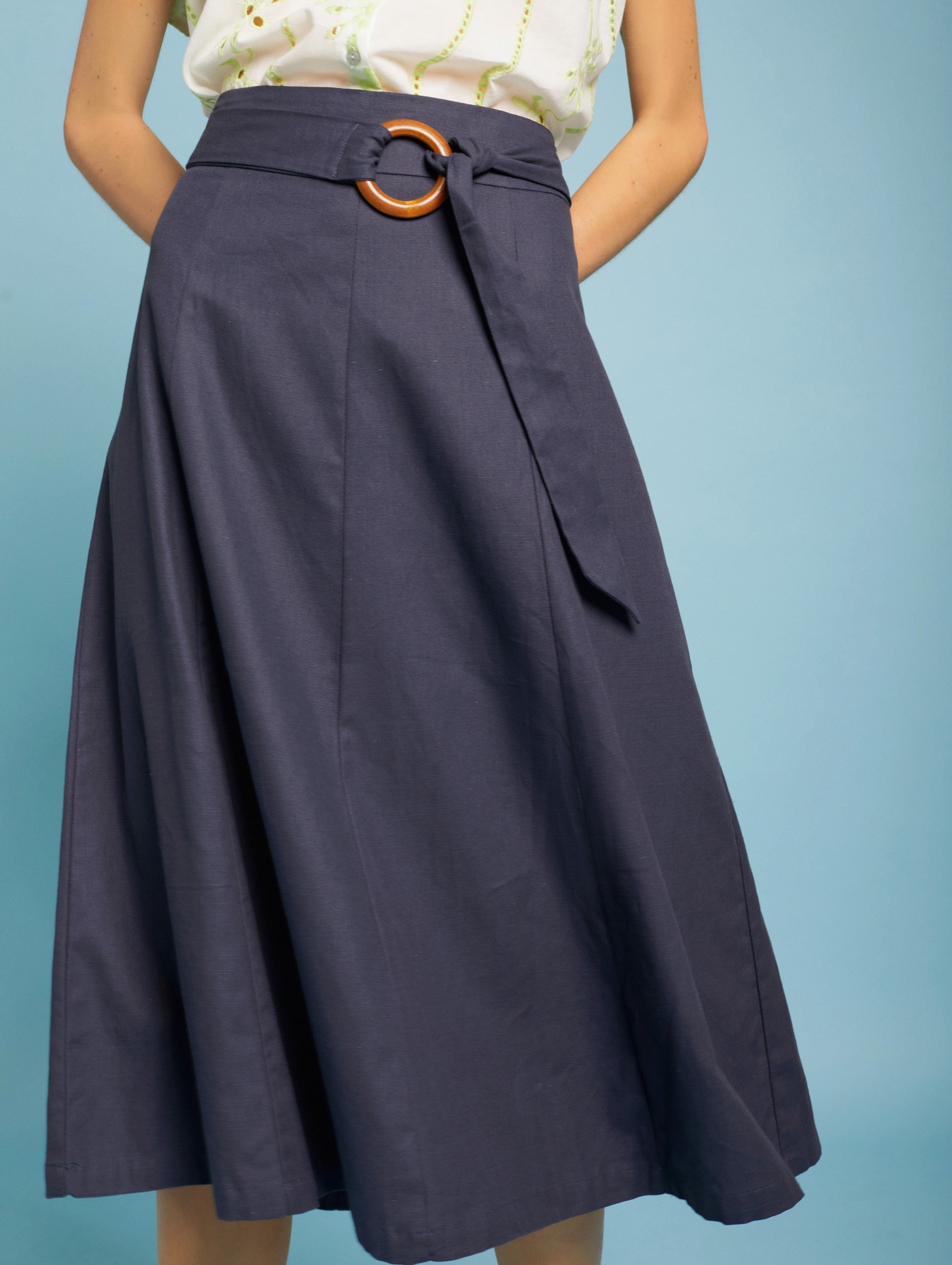 Midi skirt with belt 1