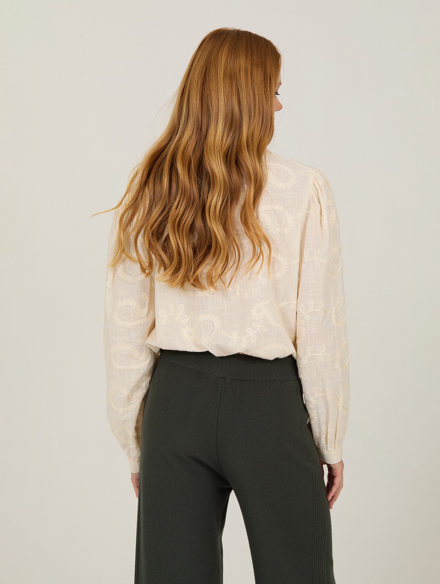 Camisa bordado pasley 3