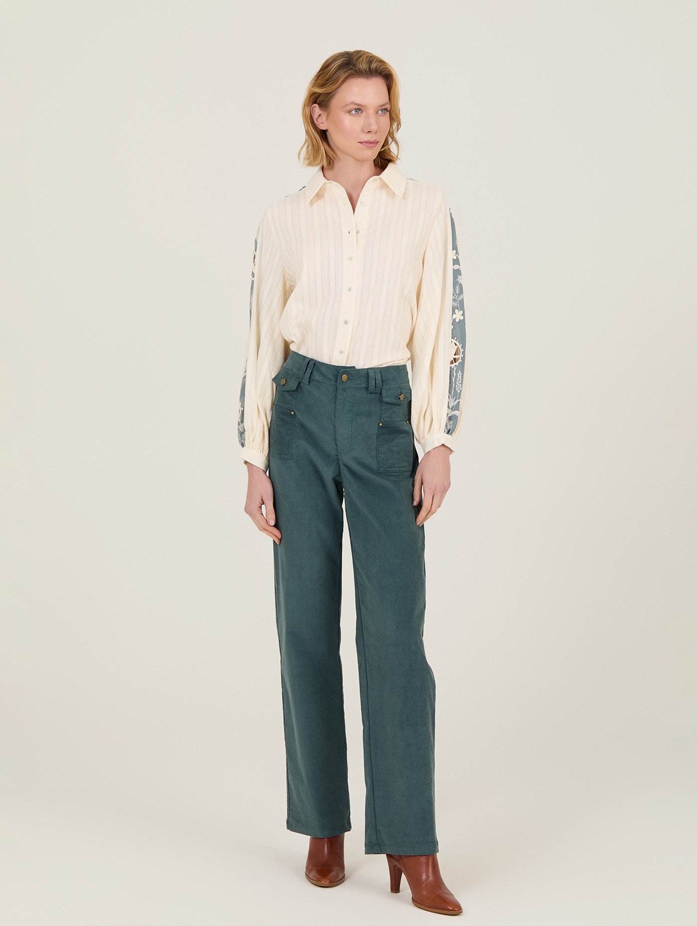 Blusa de algodón bordada 1