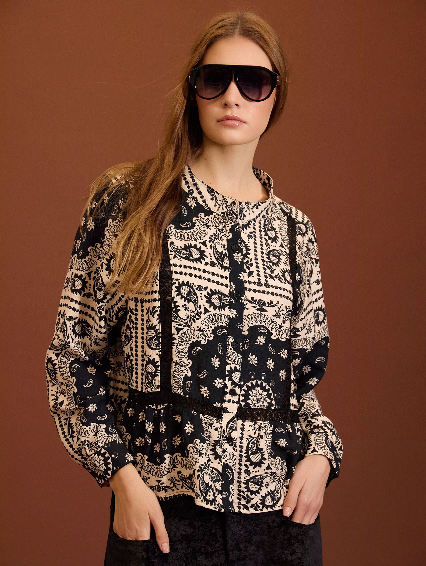 Blusa con ribete de cachemira bicolor 3