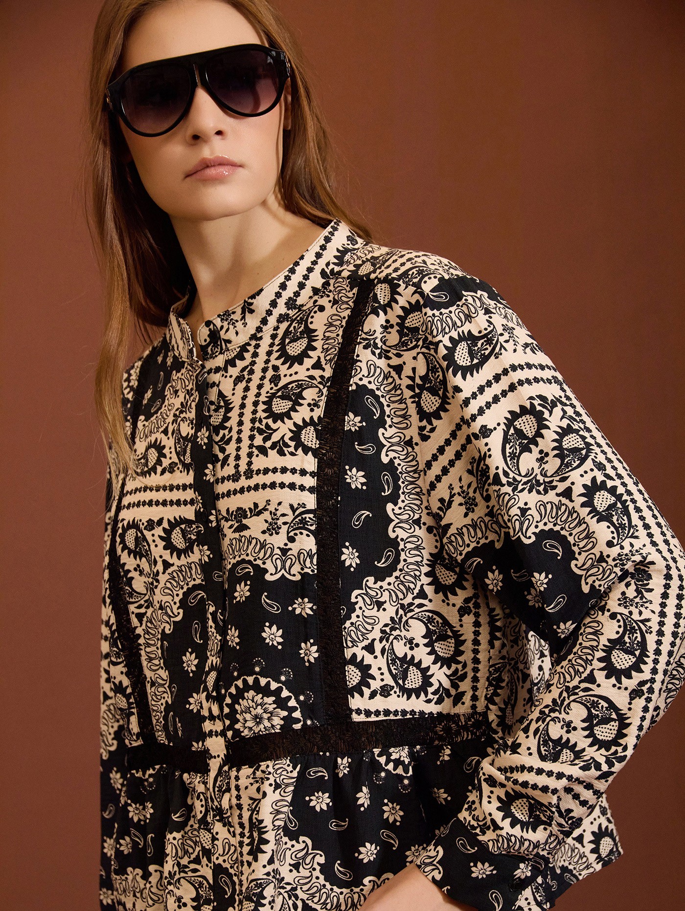Blusa con ribete de cachemira bicolor