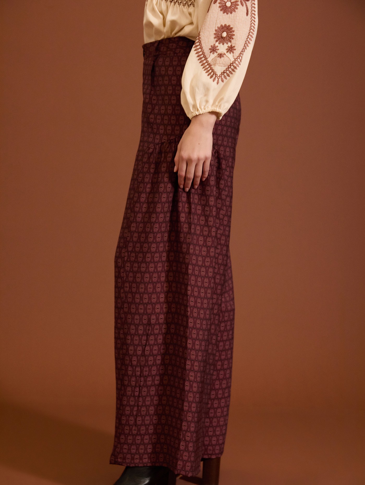 Pantalones palazzo con estampado geométrico