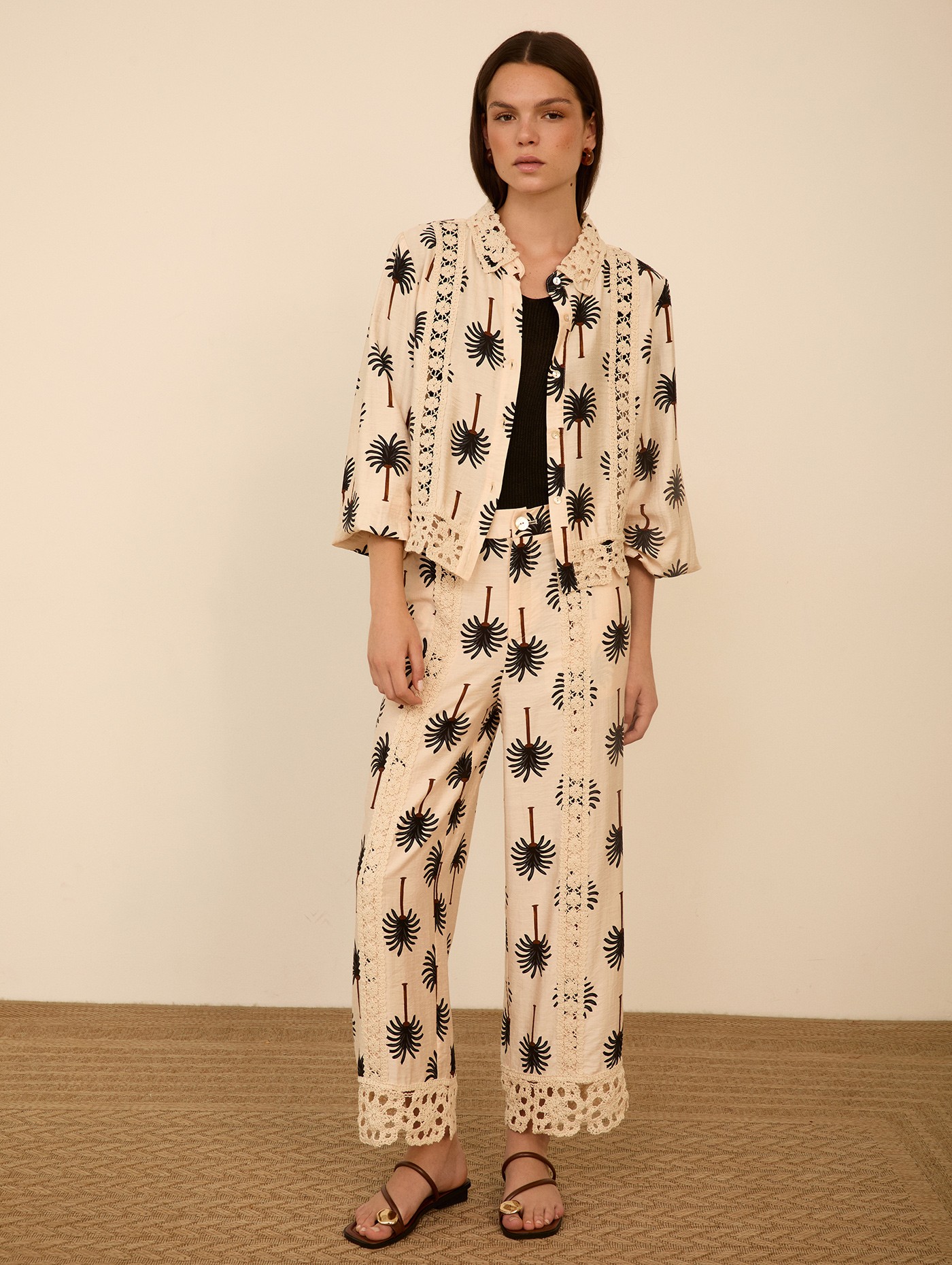 Camisa con estampado palmeras 6