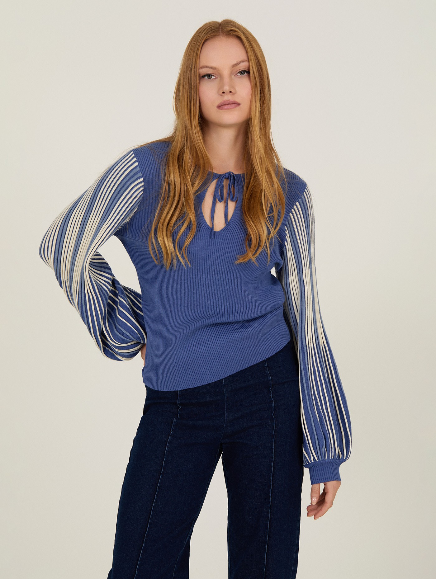 Sweater with godets sleeves 2