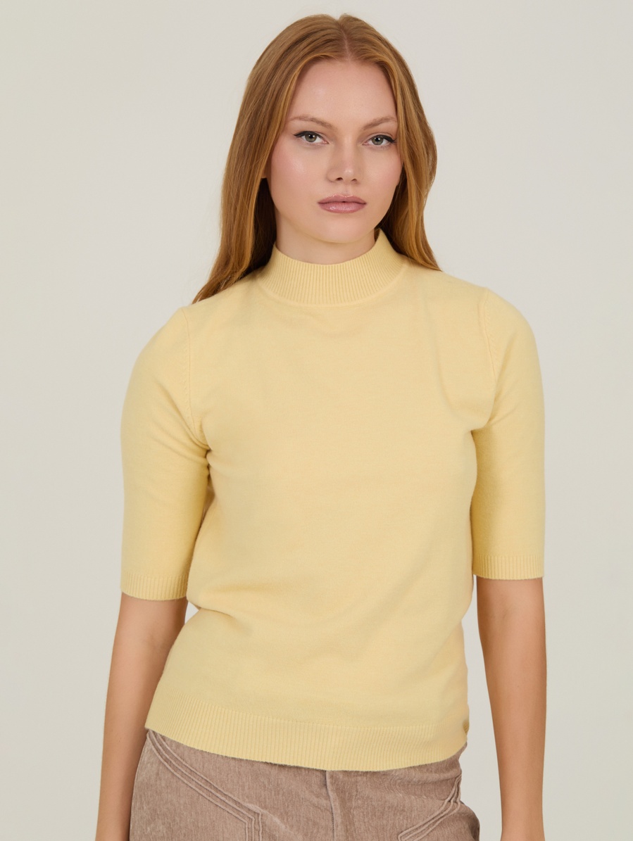Basic short sleeve sweater