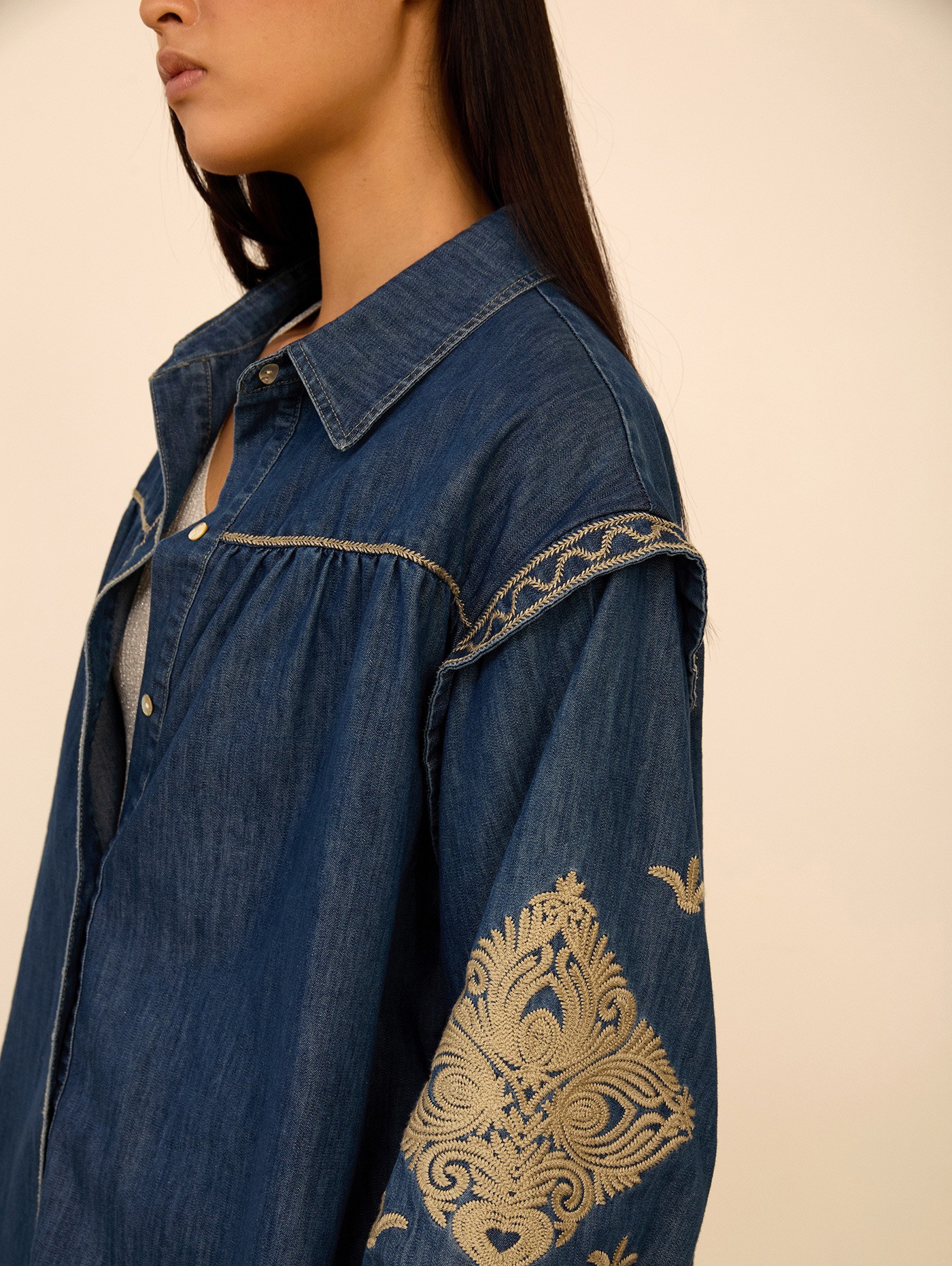 Sobrecamisa denim bordada 3