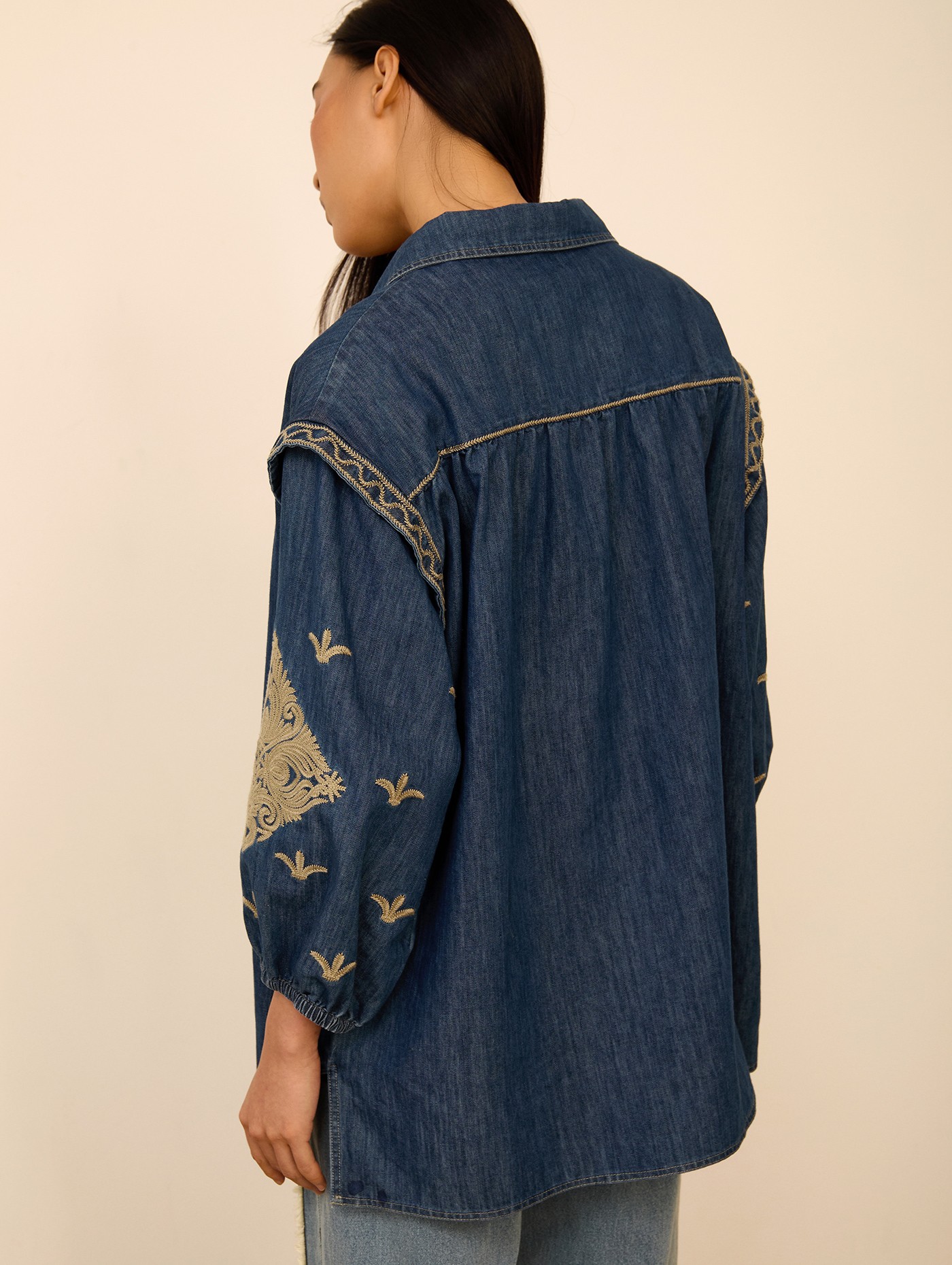 Sobrecamisa denim bordada 7