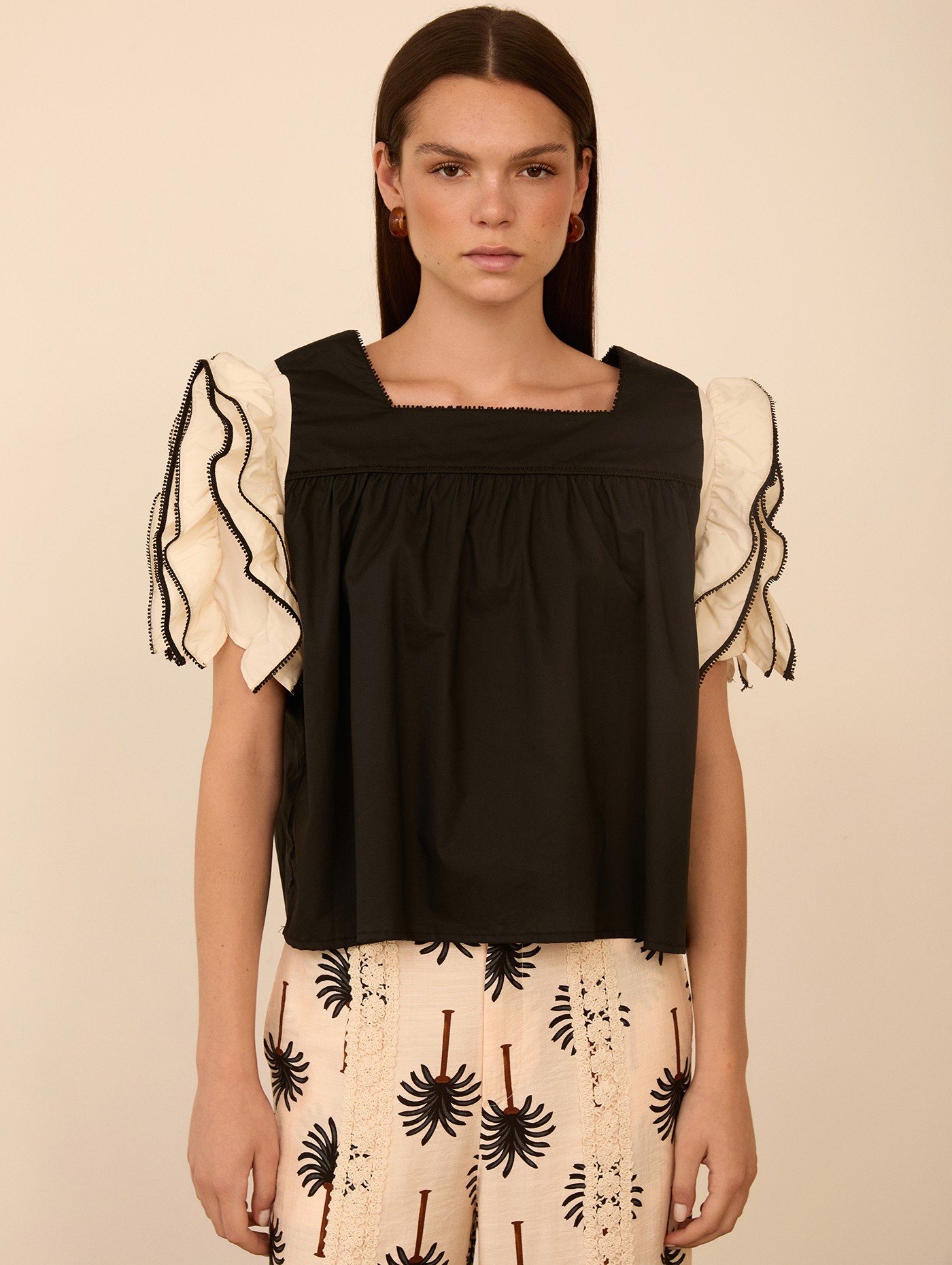 Blusa manga corta volantes 6