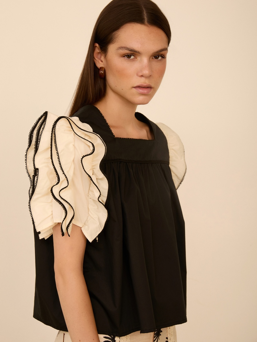 Blusa manga corta volantes