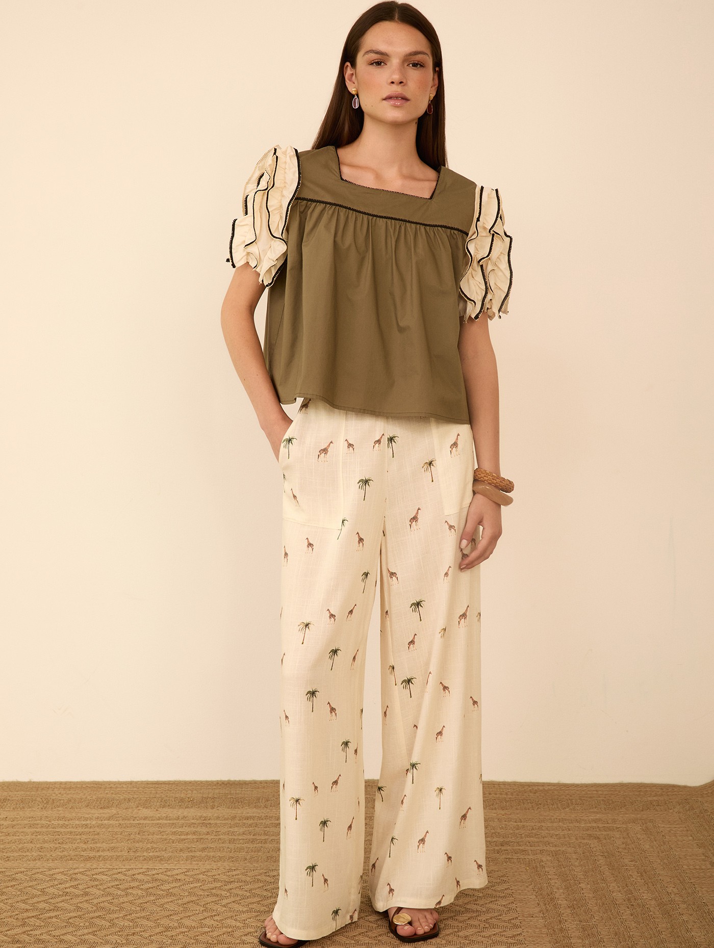 Blusa manga corta volantes