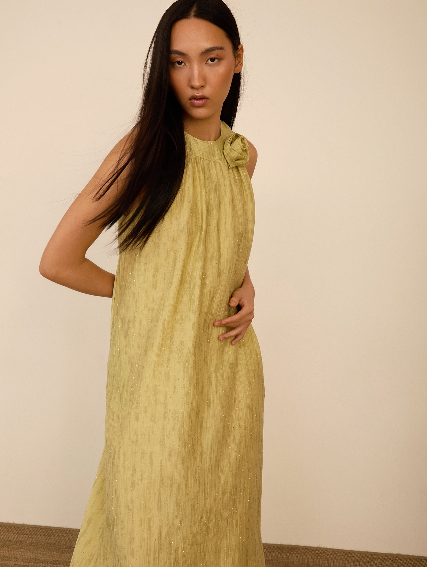 Vestido largo cuello halter 4