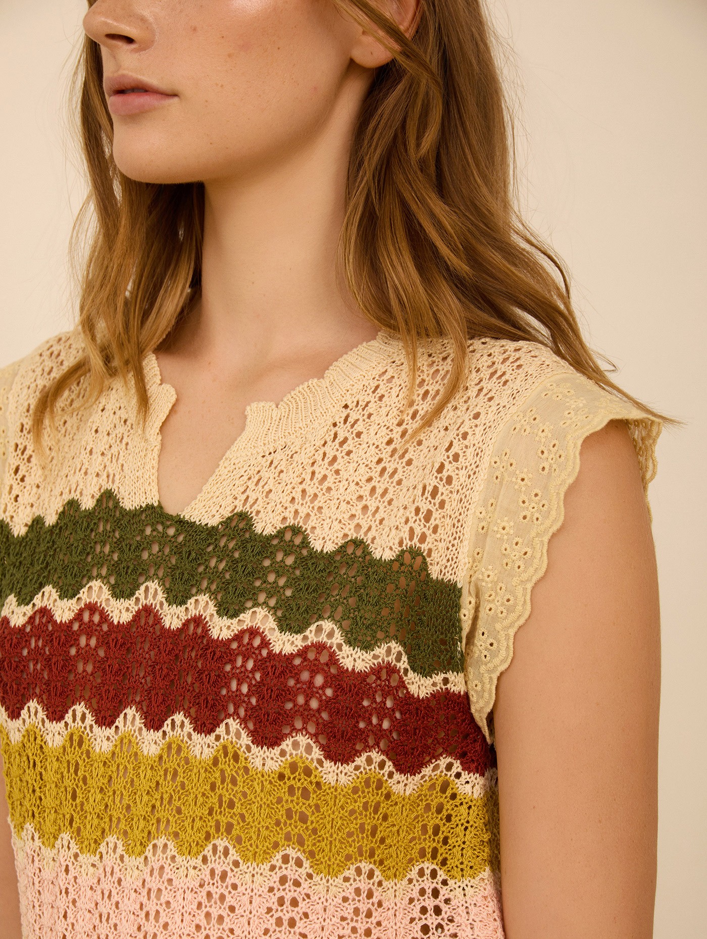 Top calado con franjas 3