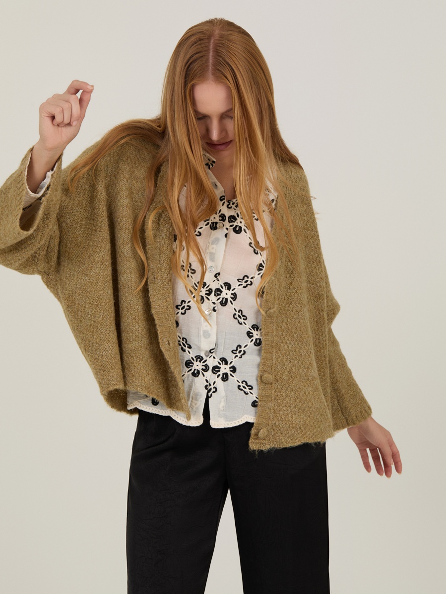 Cardigan court en vigoré